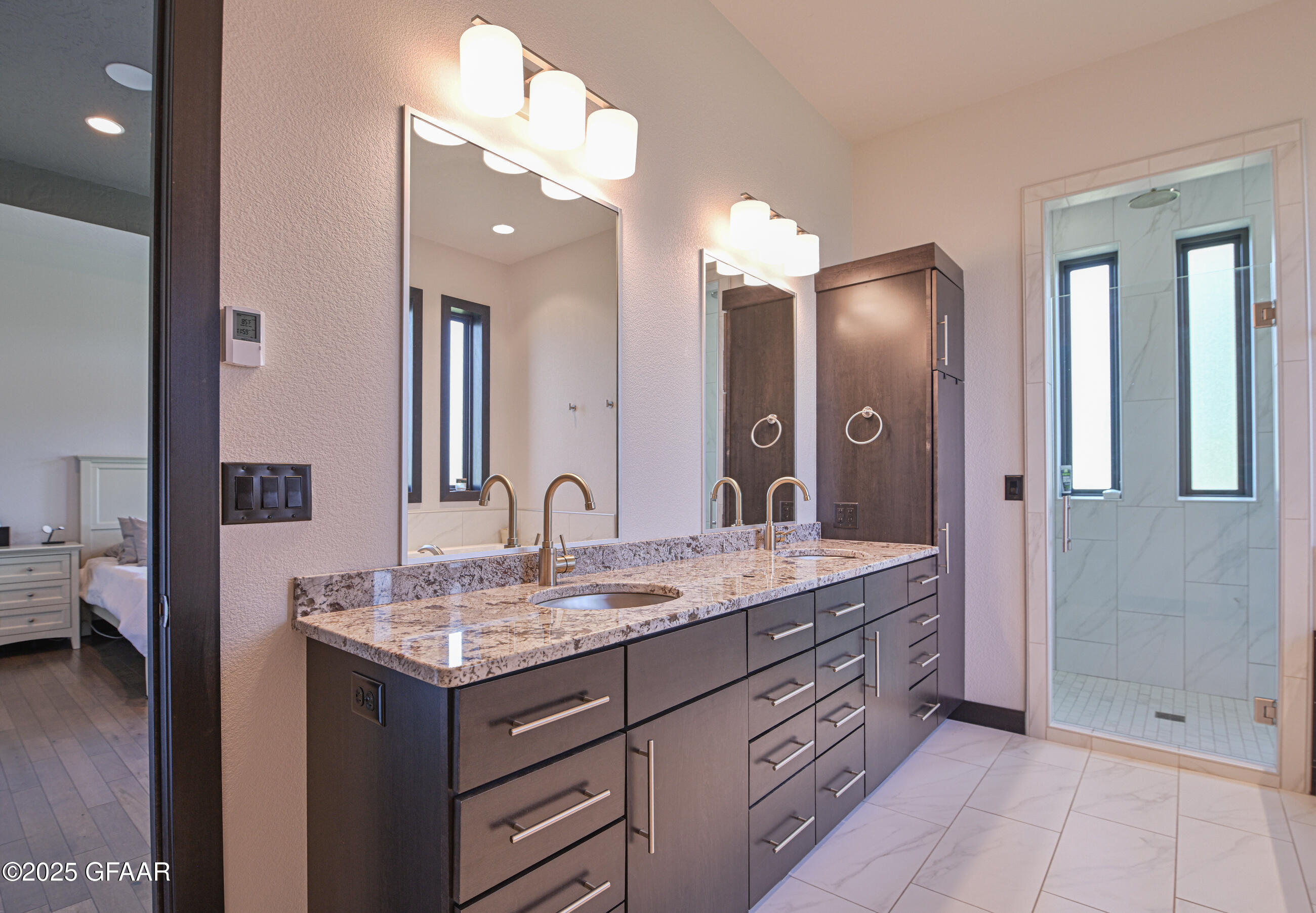 Grand Forks, North Dakota 58201, United States, 6 Bedrooms Bedrooms, ,4 BathroomsBathrooms,Residential,Active,166327