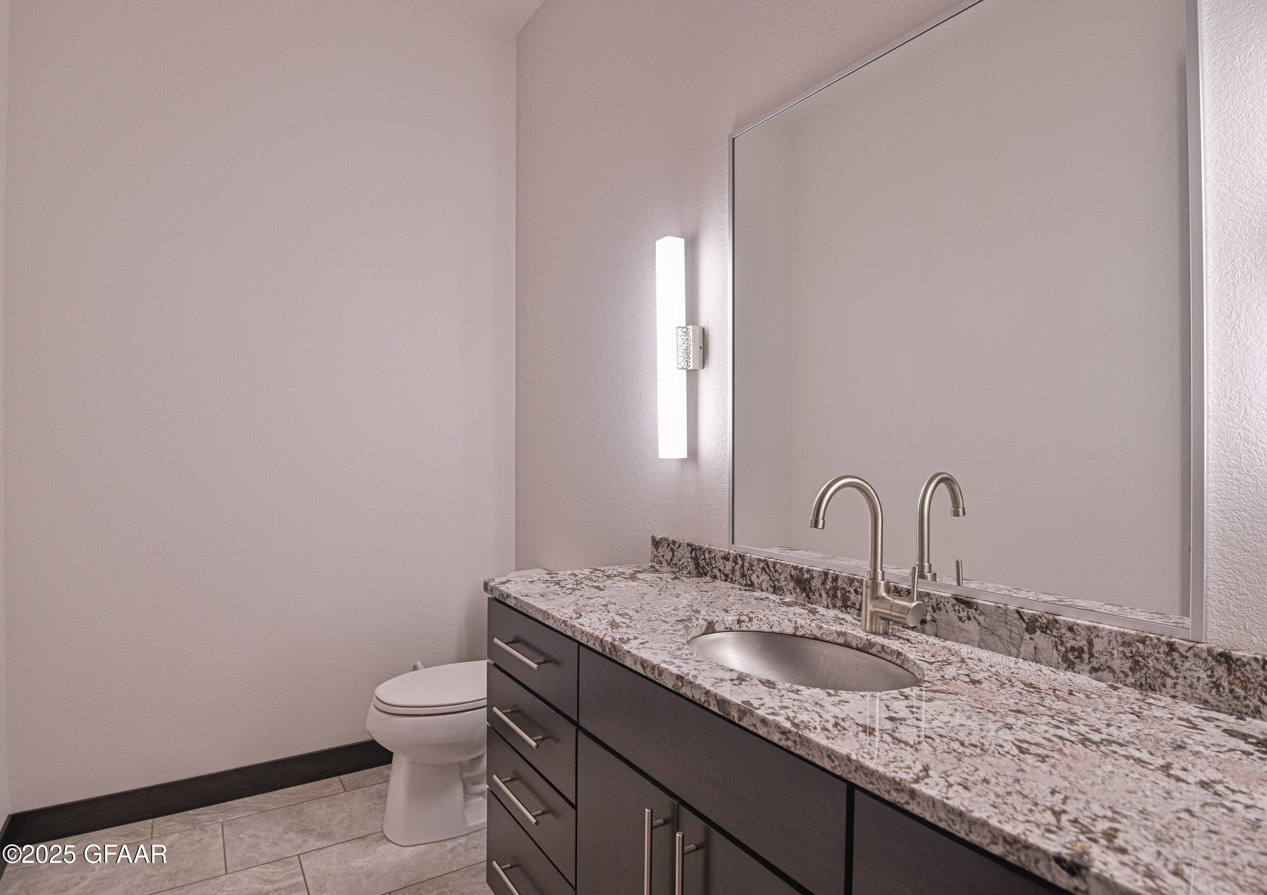 Grand Forks, North Dakota 58201, United States, 6 Bedrooms Bedrooms, ,4 BathroomsBathrooms,Residential,Active,166327