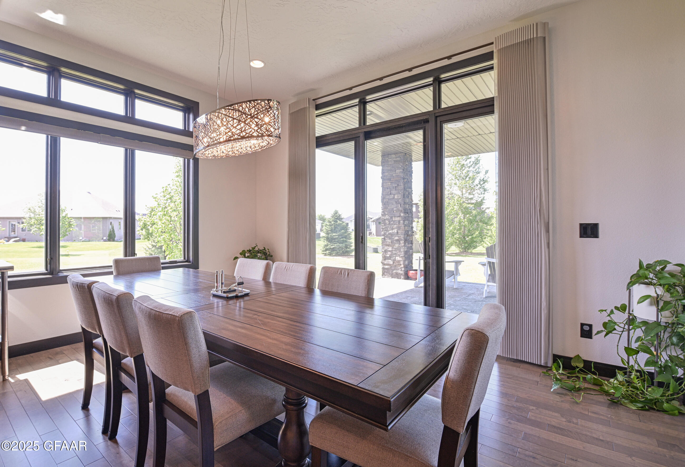 Grand Forks, North Dakota 58201, United States, 6 Bedrooms Bedrooms, ,4 BathroomsBathrooms,Residential,Active,166327