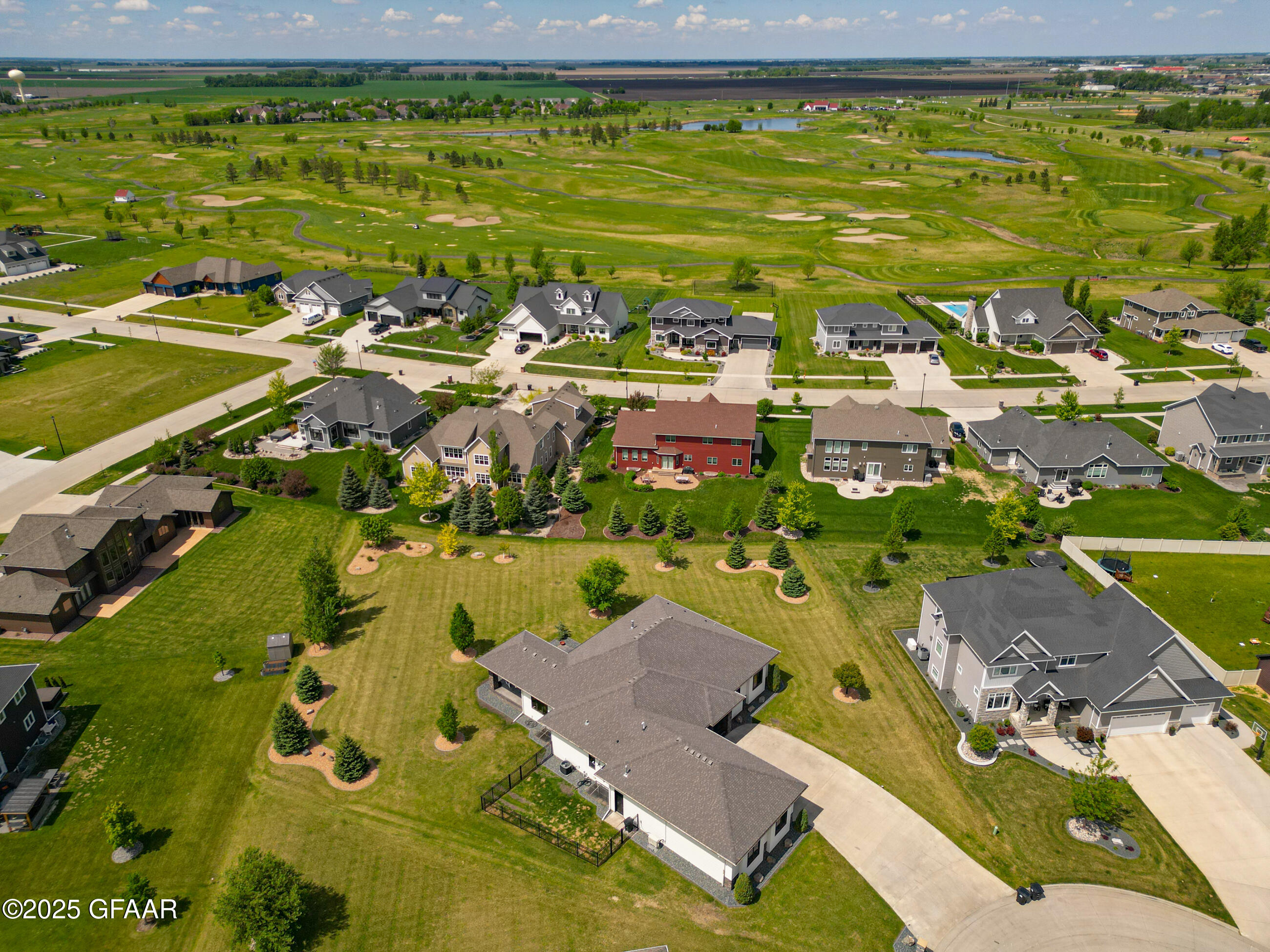 Grand Forks, North Dakota 58201, United States, 6 Bedrooms Bedrooms, ,4 BathroomsBathrooms,Residential,Active,166327