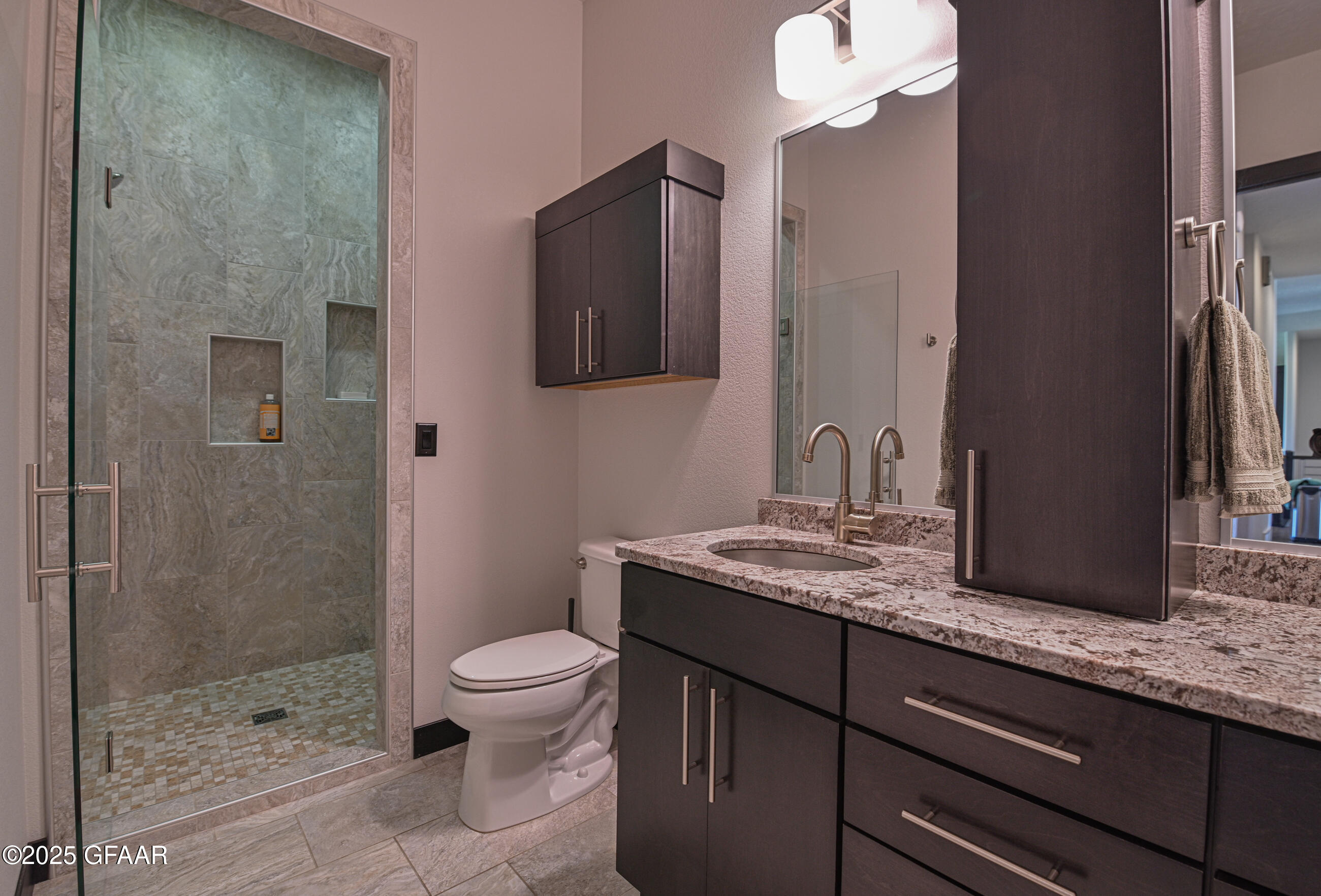 Grand Forks, North Dakota 58201, United States, 6 Bedrooms Bedrooms, ,4 BathroomsBathrooms,Residential,Active,166327