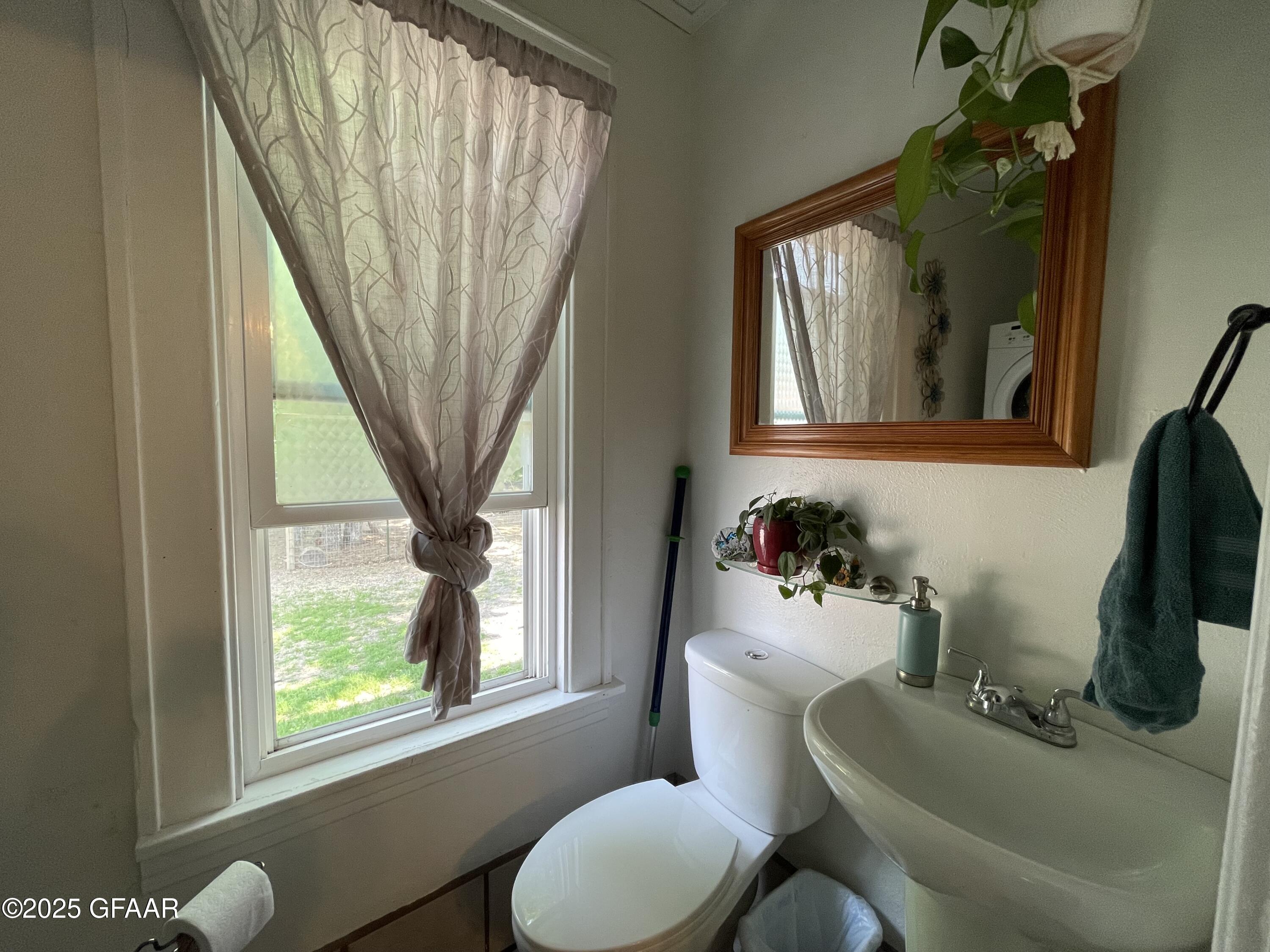 Oslo, Minnesota 56744, United States, 6 Bedrooms Bedrooms, ,3 BathroomsBathrooms,Residential,Active,166328