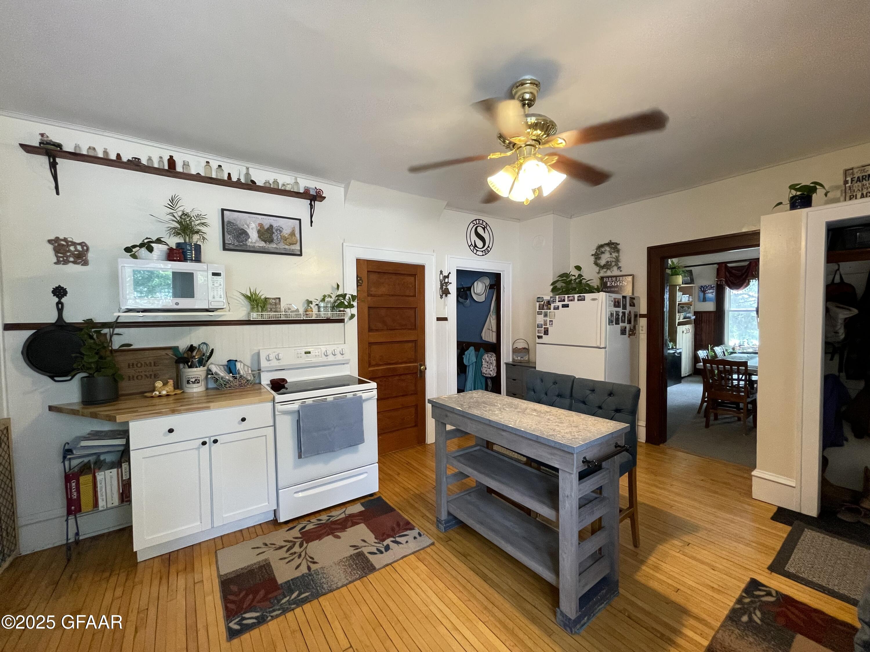 Oslo, Minnesota 56744, United States, 6 Bedrooms Bedrooms, ,3 BathroomsBathrooms,Residential,Active,166328