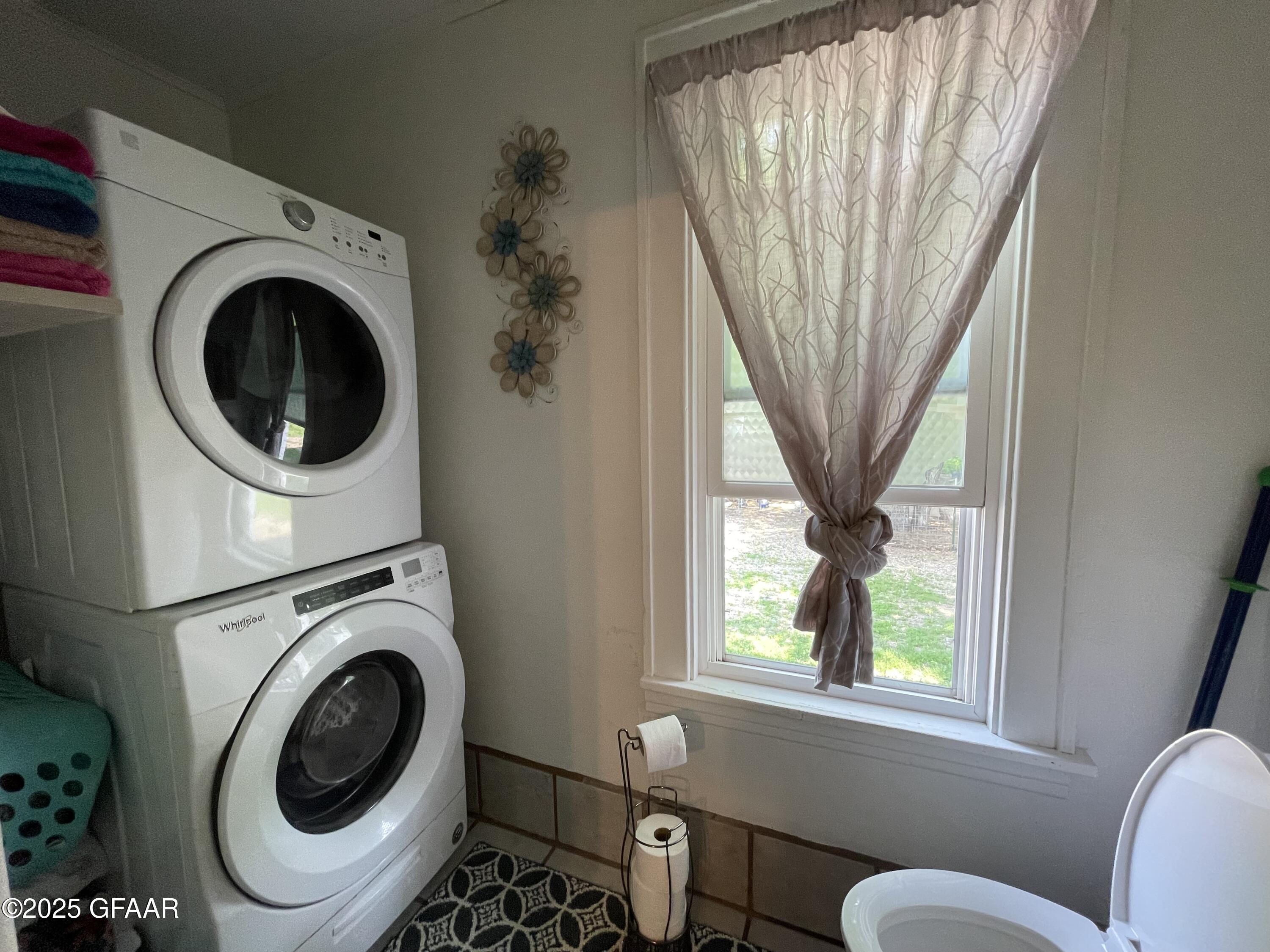 Oslo, Minnesota 56744, United States, 6 Bedrooms Bedrooms, ,3 BathroomsBathrooms,Residential,Active,166328