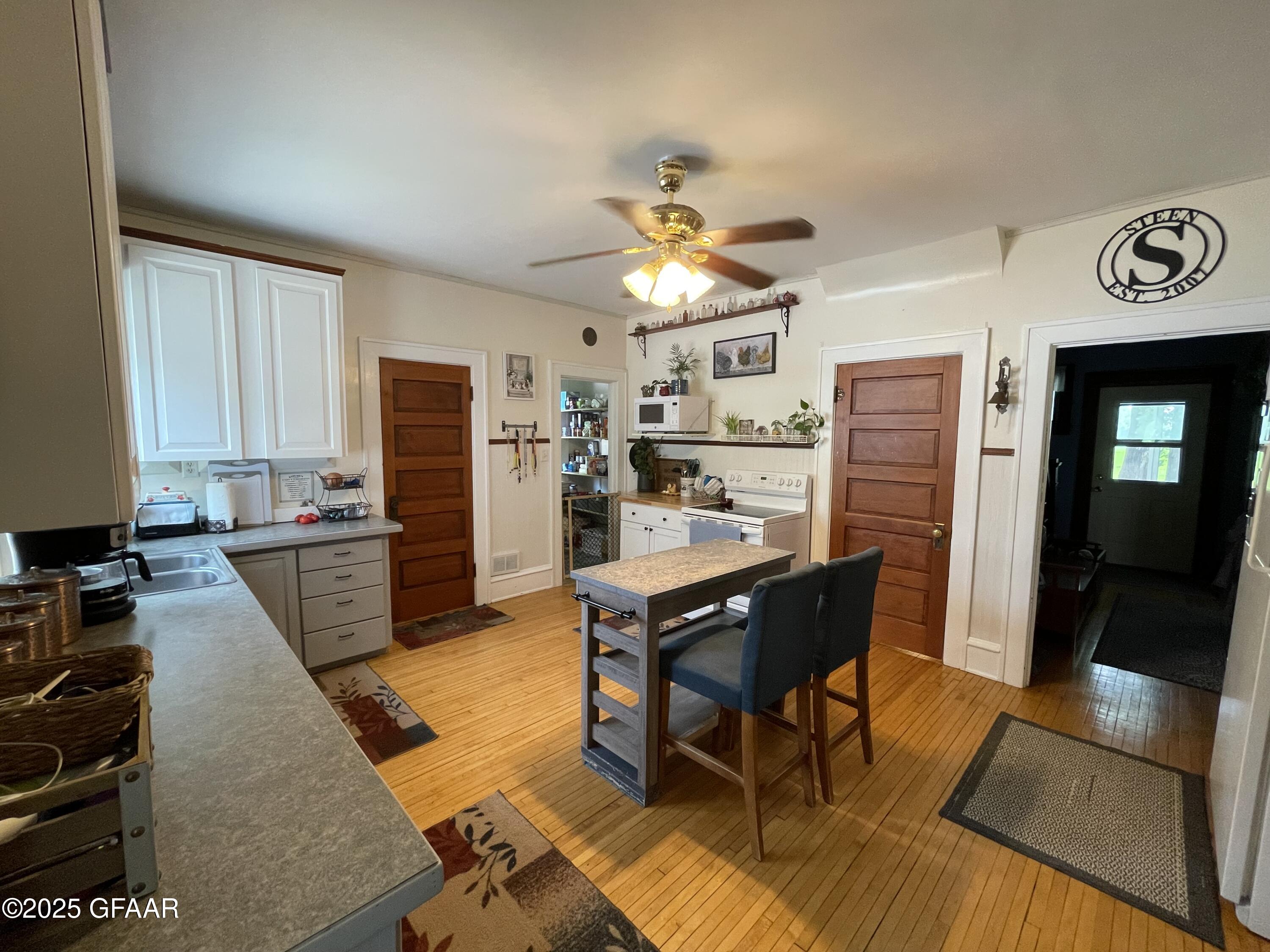 Oslo, Minnesota 56744, United States, 6 Bedrooms Bedrooms, ,3 BathroomsBathrooms,Residential,Active,166328