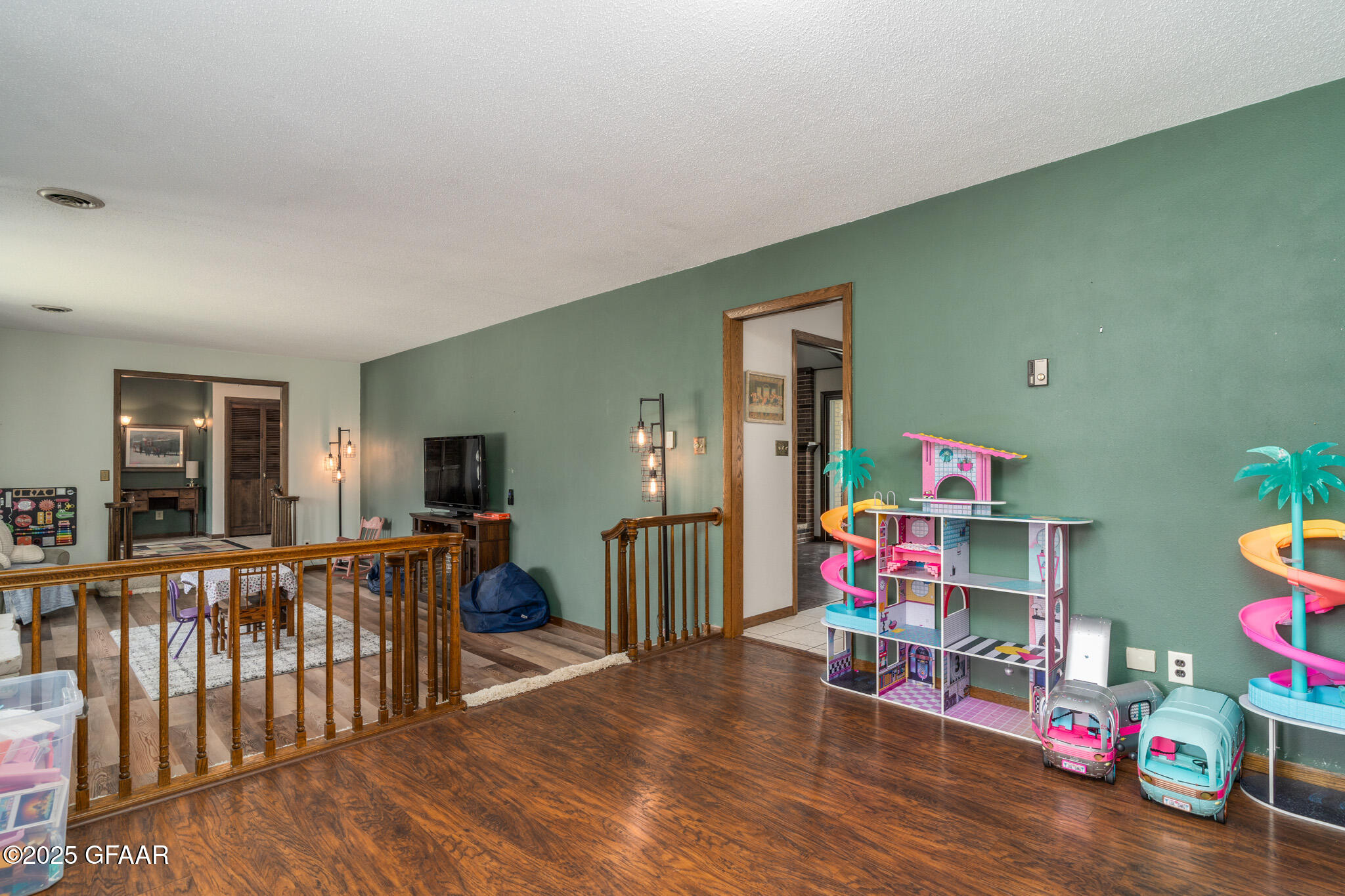 Northwood, North Dakota 58267, United States, 5 Bedrooms Bedrooms, ,2 BathroomsBathrooms,Residential,Pending,19638