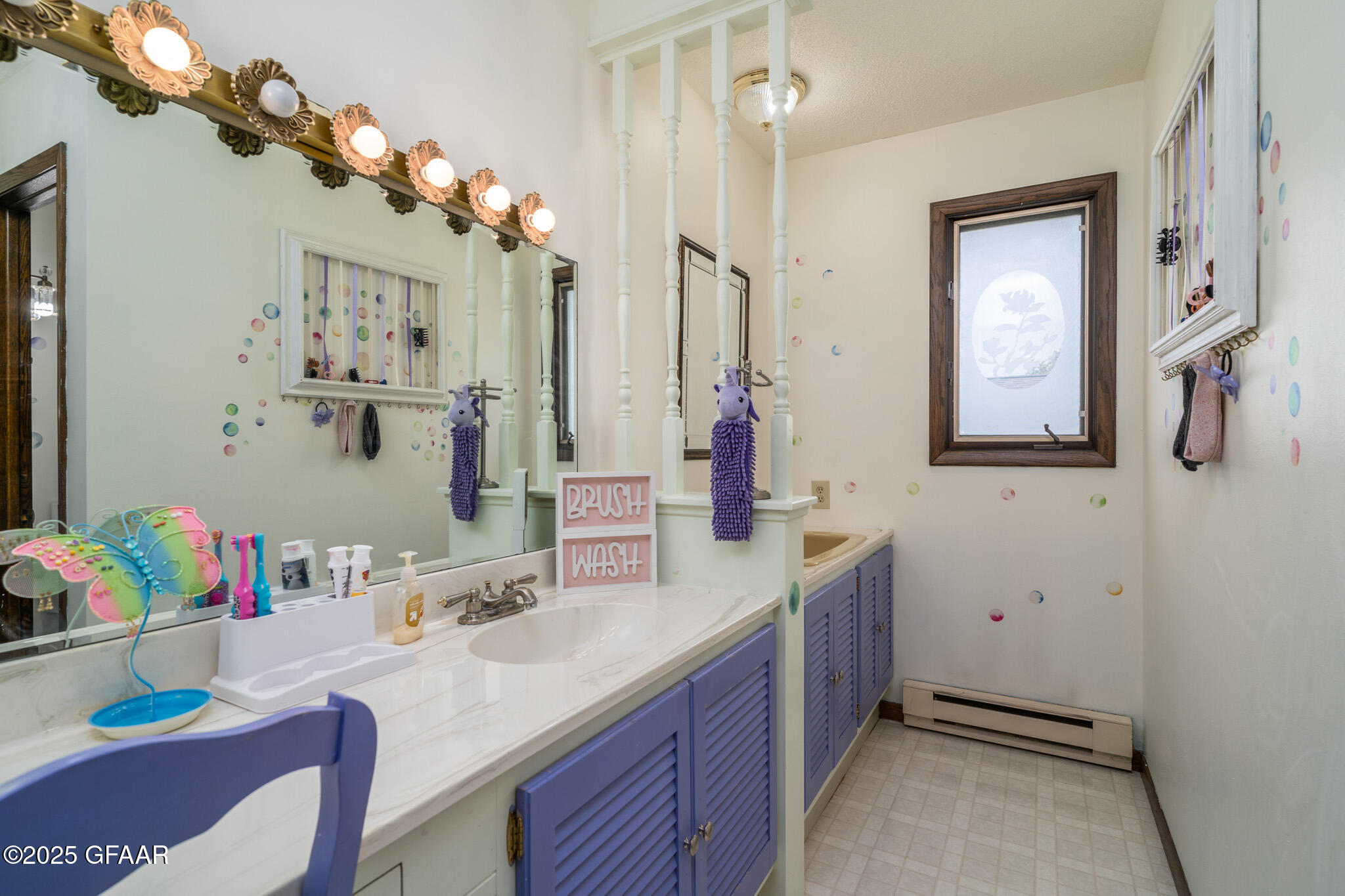 Northwood, North Dakota 58267, United States, 5 Bedrooms Bedrooms, ,2 BathroomsBathrooms,Residential,Pending,19638