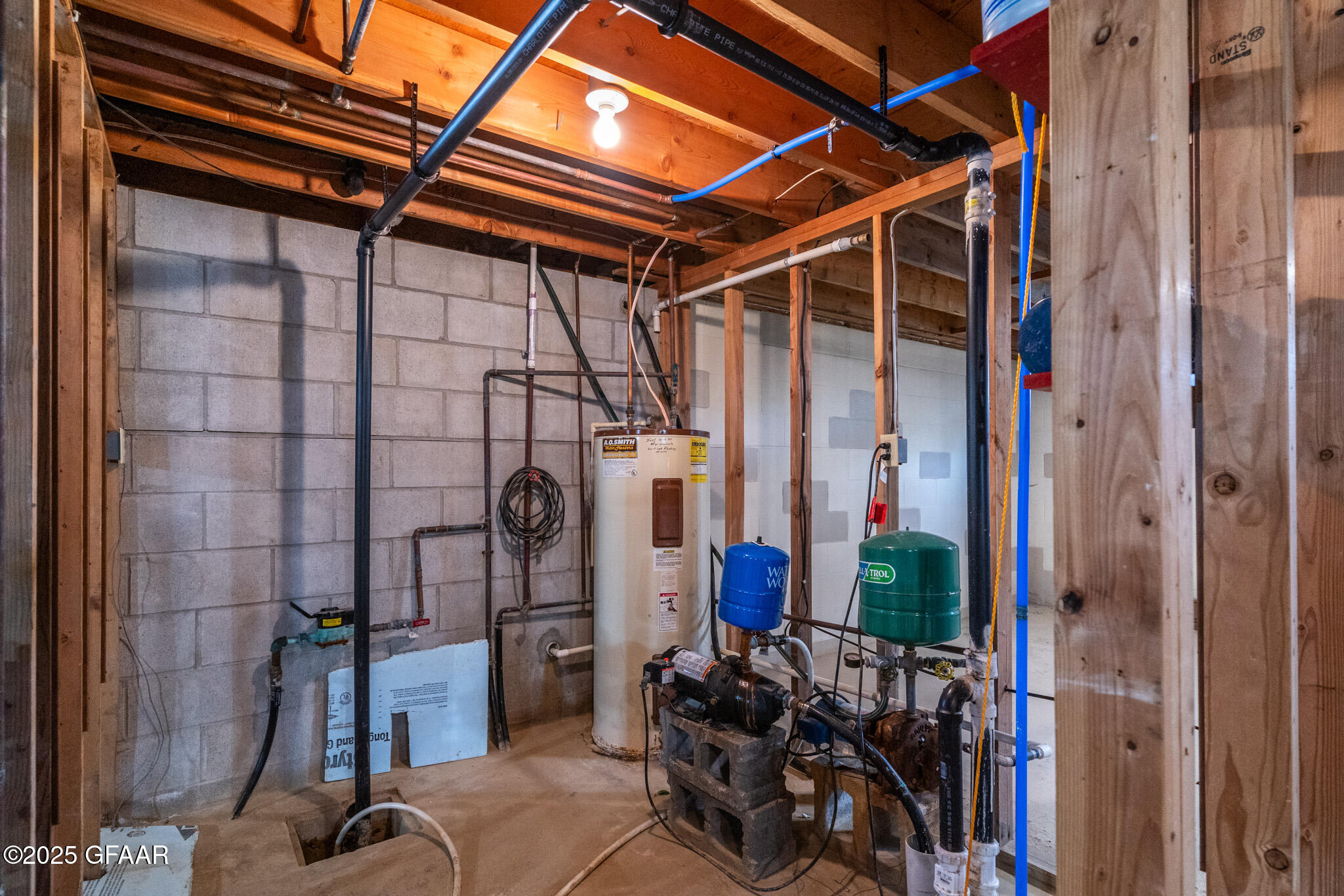 Northwood, North Dakota 58267, United States, 5 Bedrooms Bedrooms, ,2 BathroomsBathrooms,Residential,Pending,19638