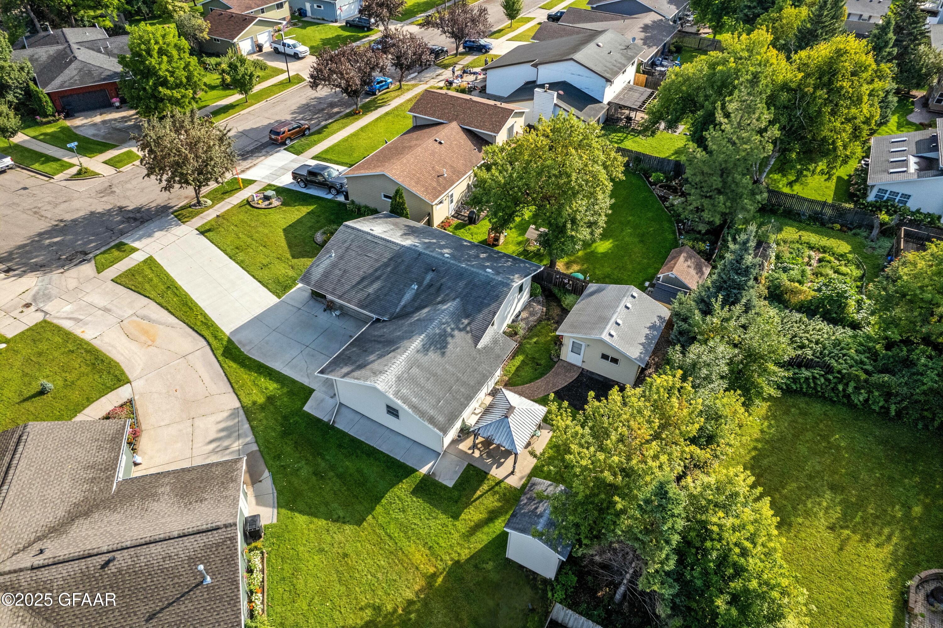 Grand Forks, North Dakota 58201, United States, 3 Bedrooms Bedrooms, ,2 BathroomsBathrooms,Residential,Pending,203597