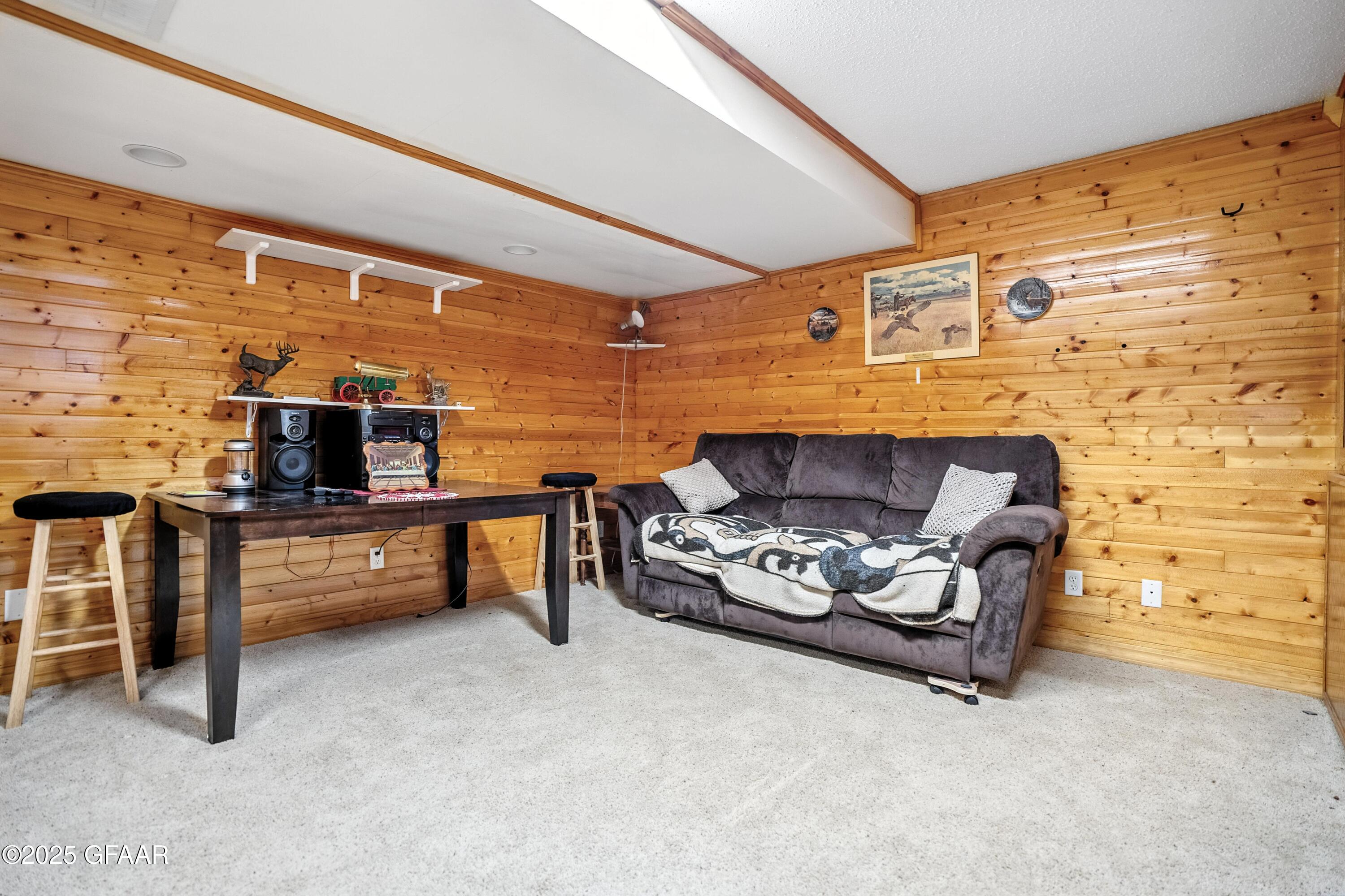 Grand Forks, North Dakota 58201, United States, 3 Bedrooms Bedrooms, ,2 BathroomsBathrooms,Residential,Pending,203597