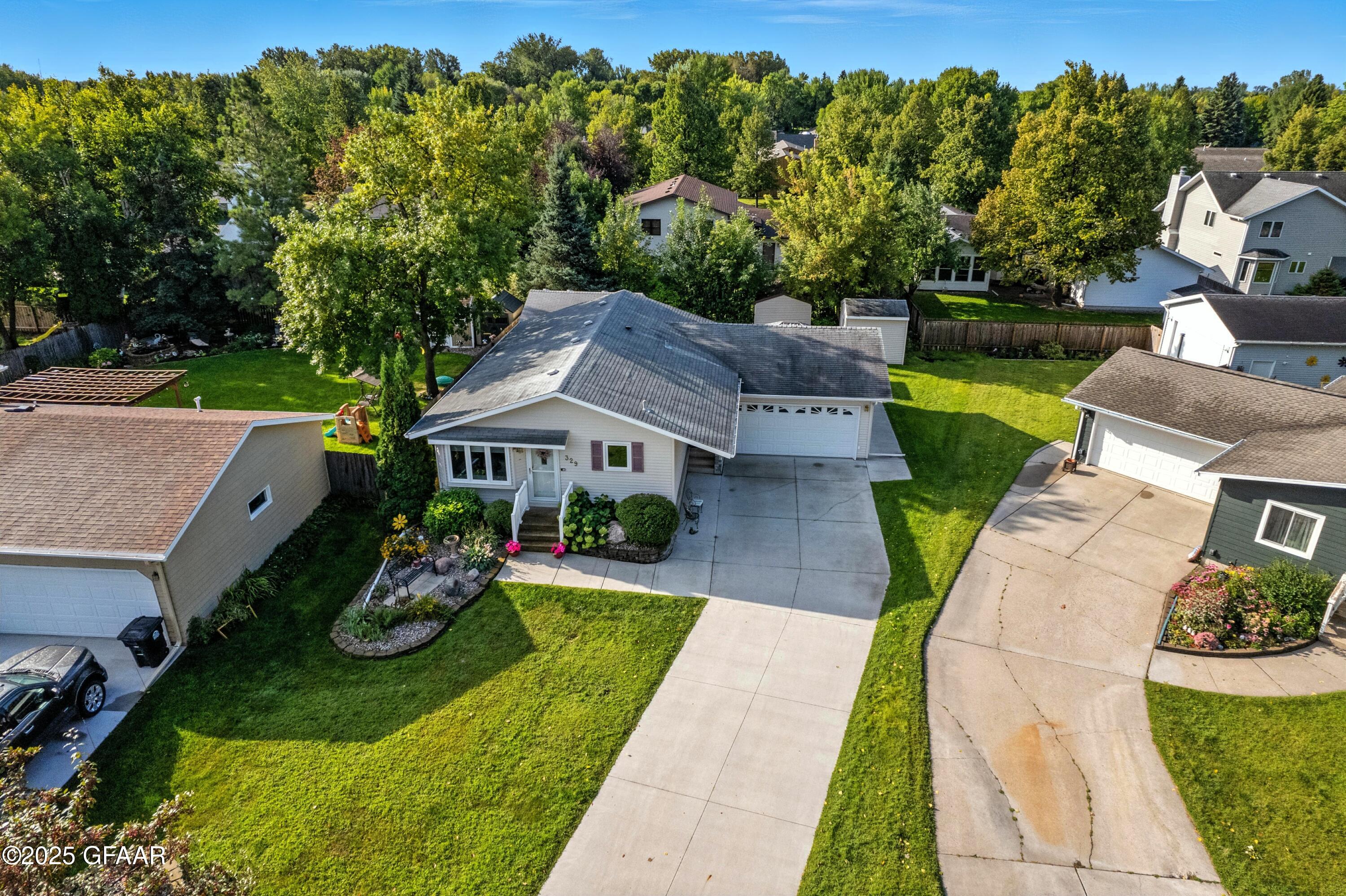 Grand Forks, North Dakota 58201, United States, 3 Bedrooms Bedrooms, ,2 BathroomsBathrooms,Residential,Pending,203597