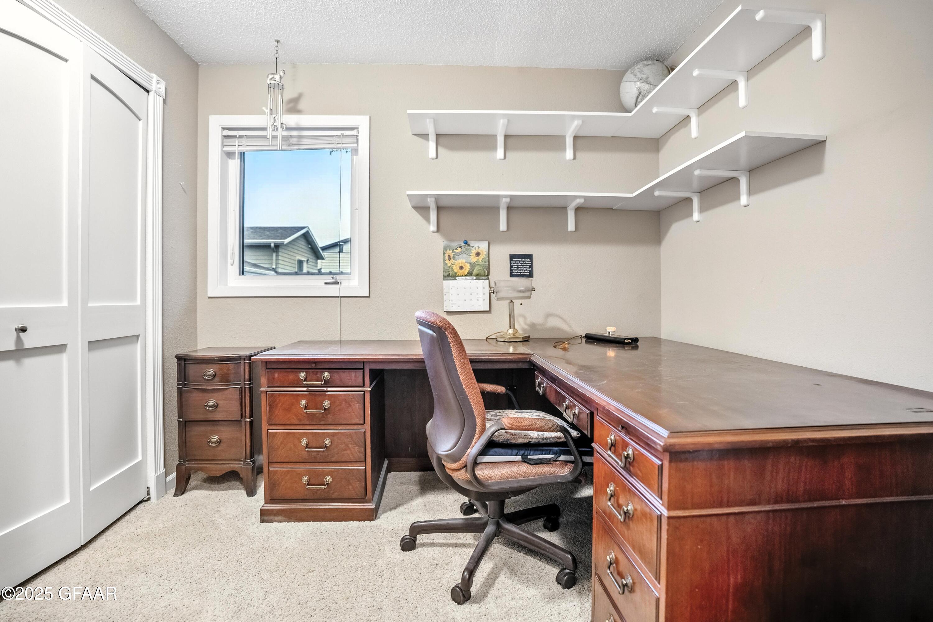 Grand Forks, North Dakota 58201, United States, 3 Bedrooms Bedrooms, ,2 BathroomsBathrooms,Residential,Pending,203597