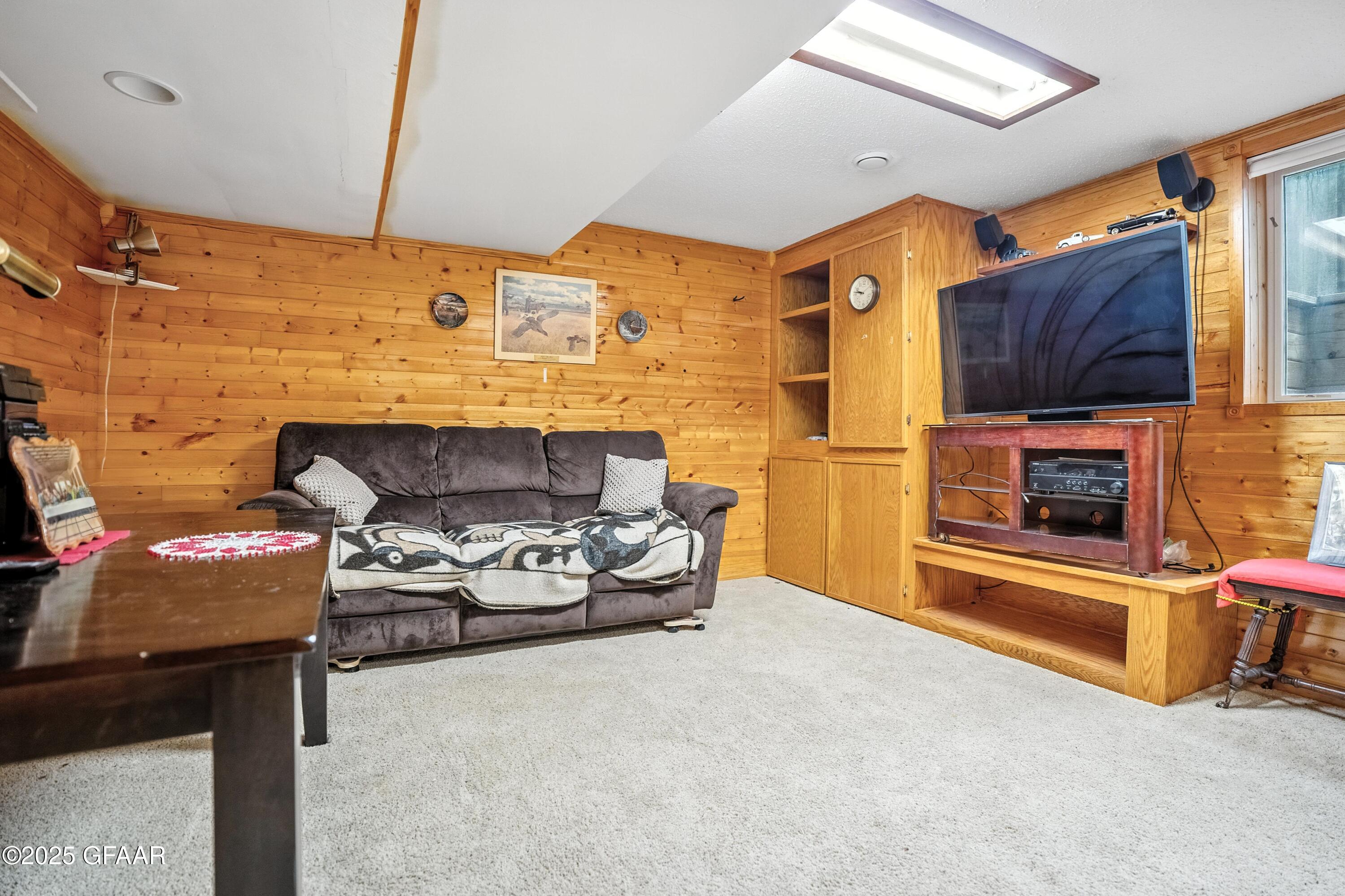 Grand Forks, North Dakota 58201, United States, 3 Bedrooms Bedrooms, ,2 BathroomsBathrooms,Residential,Pending,203597