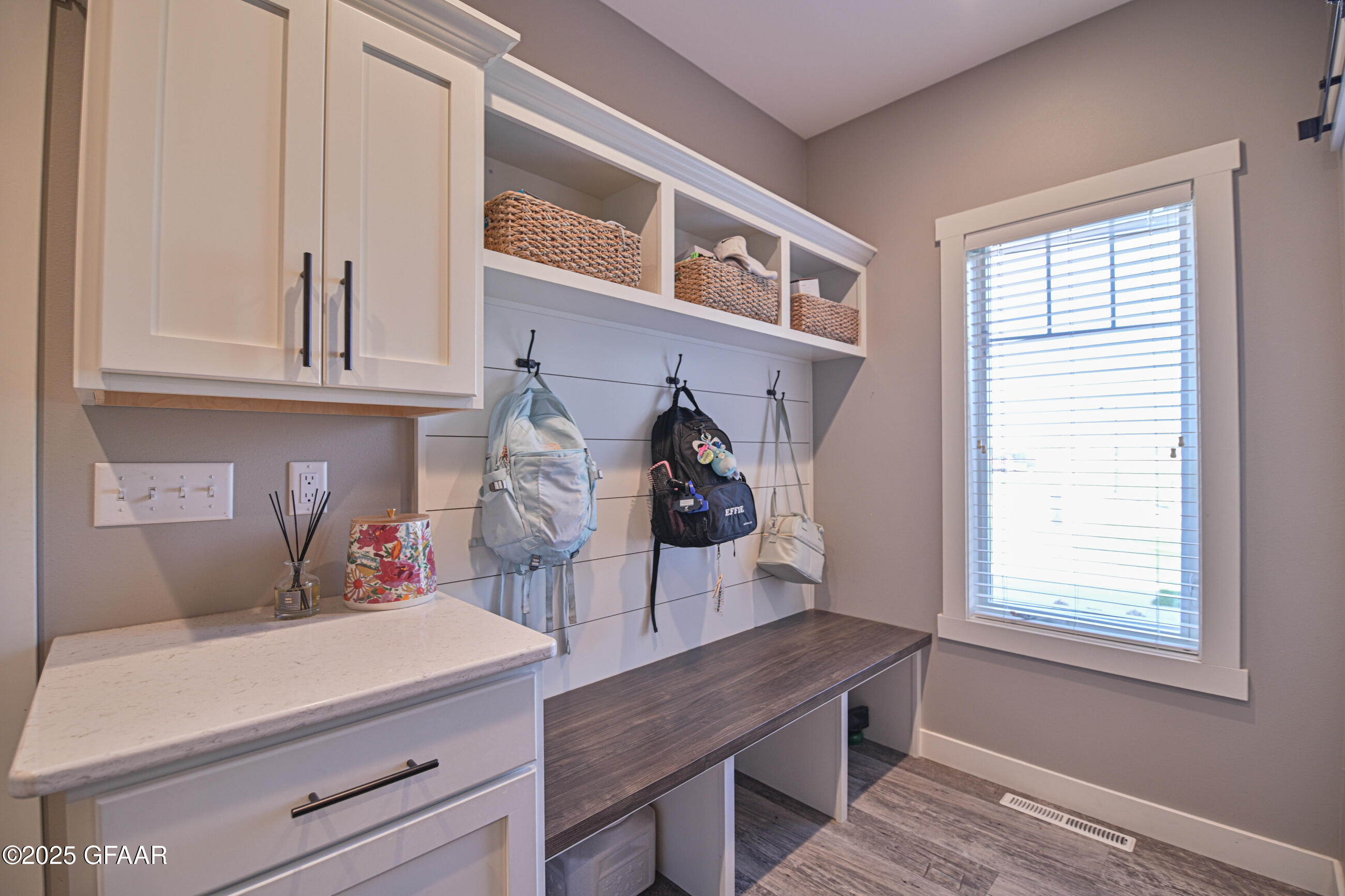 Grand Forks, North Dakota 58201, United States, 5 Bedrooms Bedrooms, ,4 BathroomsBathrooms,Residential,Pending,166336