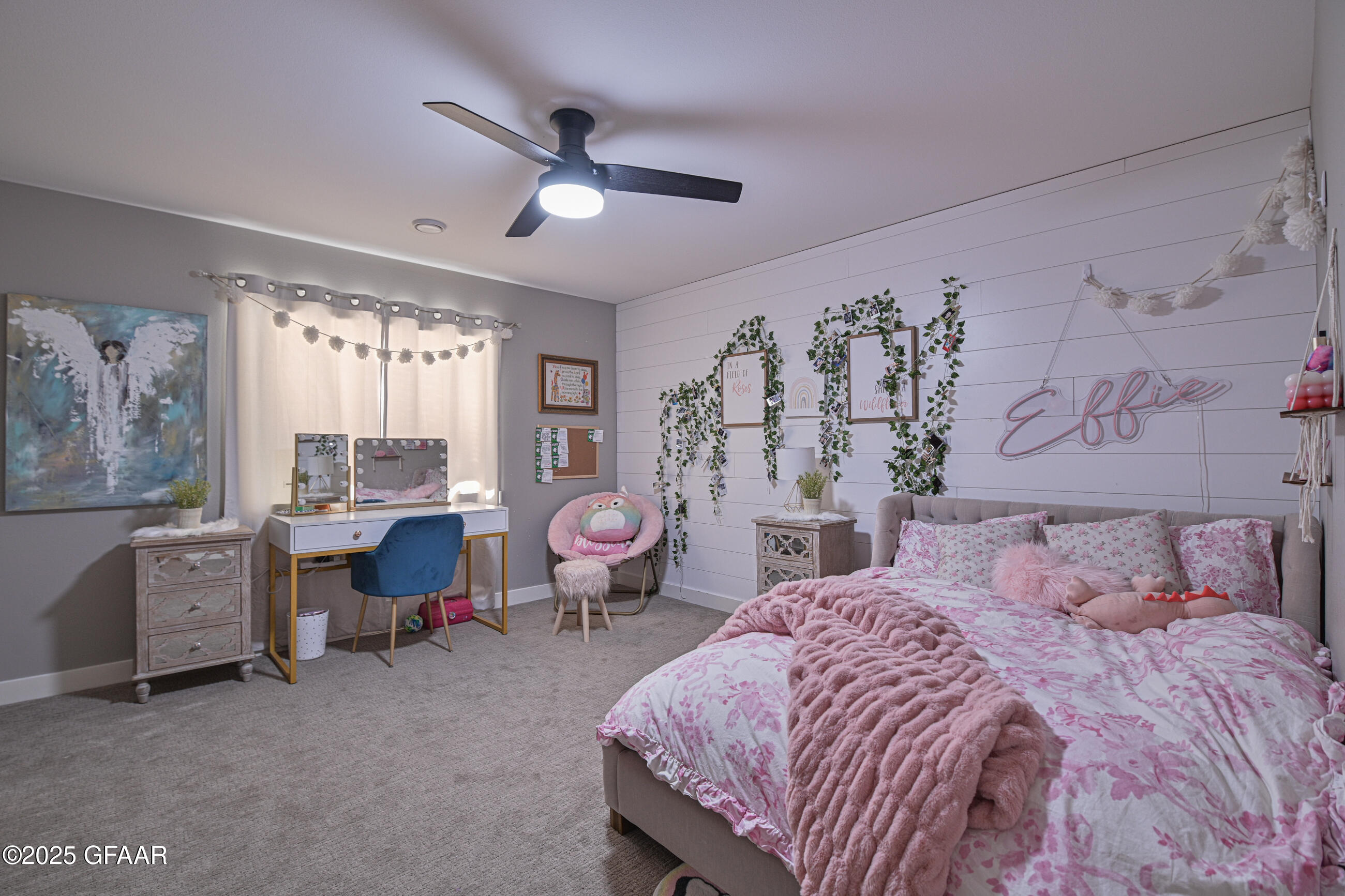 Grand Forks, North Dakota 58201, United States, 5 Bedrooms Bedrooms, ,4 BathroomsBathrooms,Residential,Pending,166336