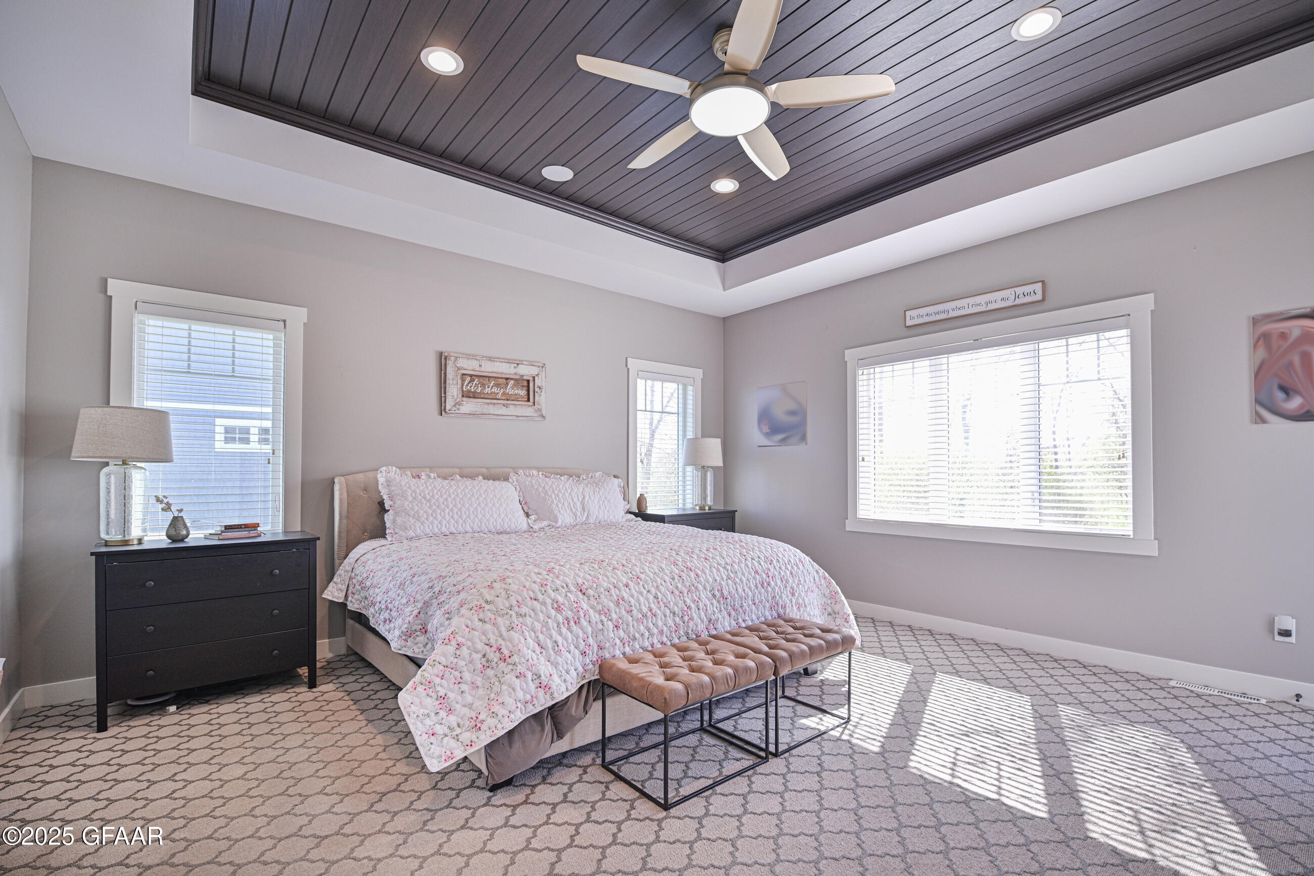 Grand Forks, North Dakota 58201, United States, 5 Bedrooms Bedrooms, ,4 BathroomsBathrooms,Residential,Pending,166336