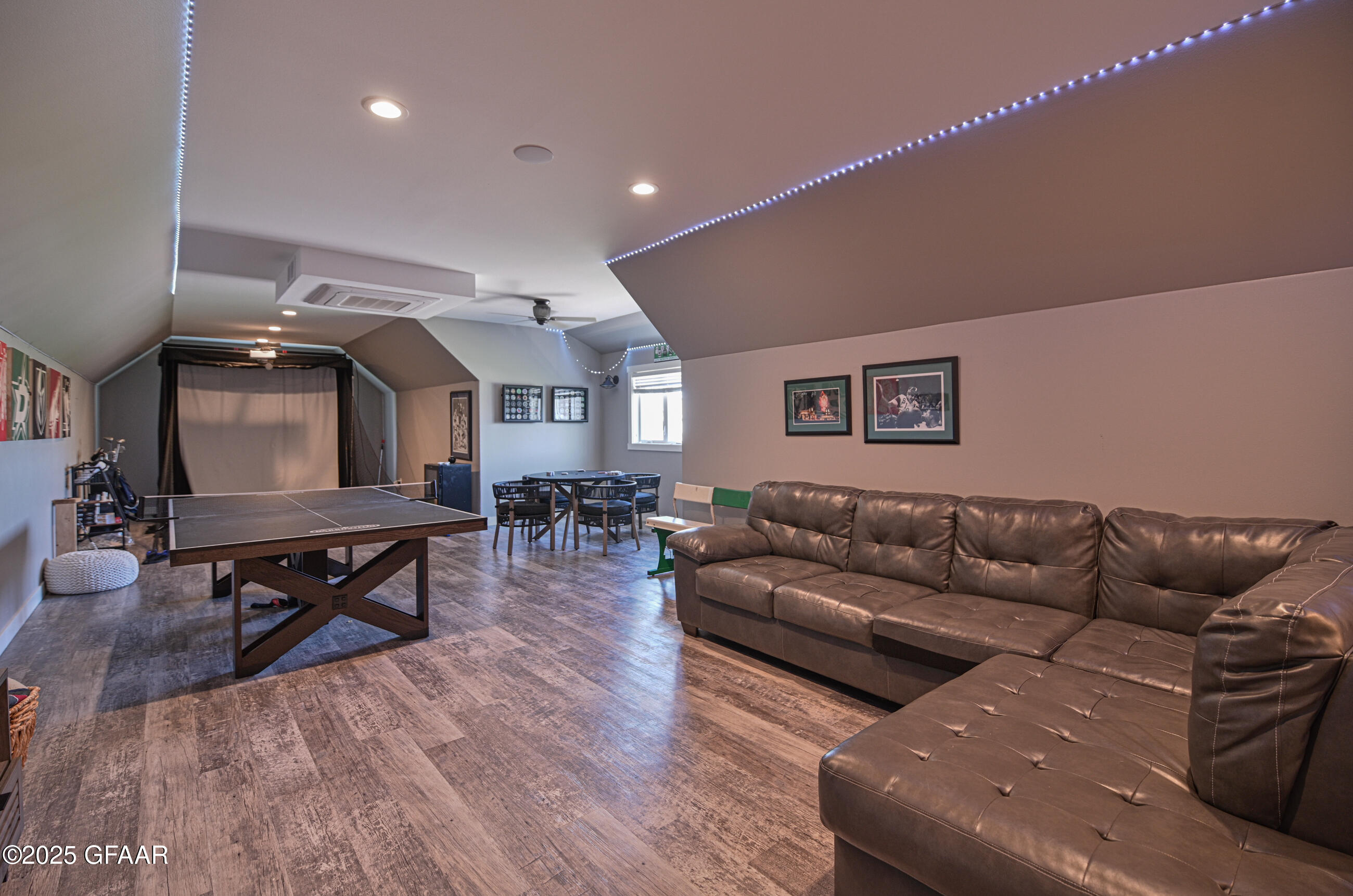 Grand Forks, North Dakota 58201, United States, 5 Bedrooms Bedrooms, ,4 BathroomsBathrooms,Residential,Pending,166336