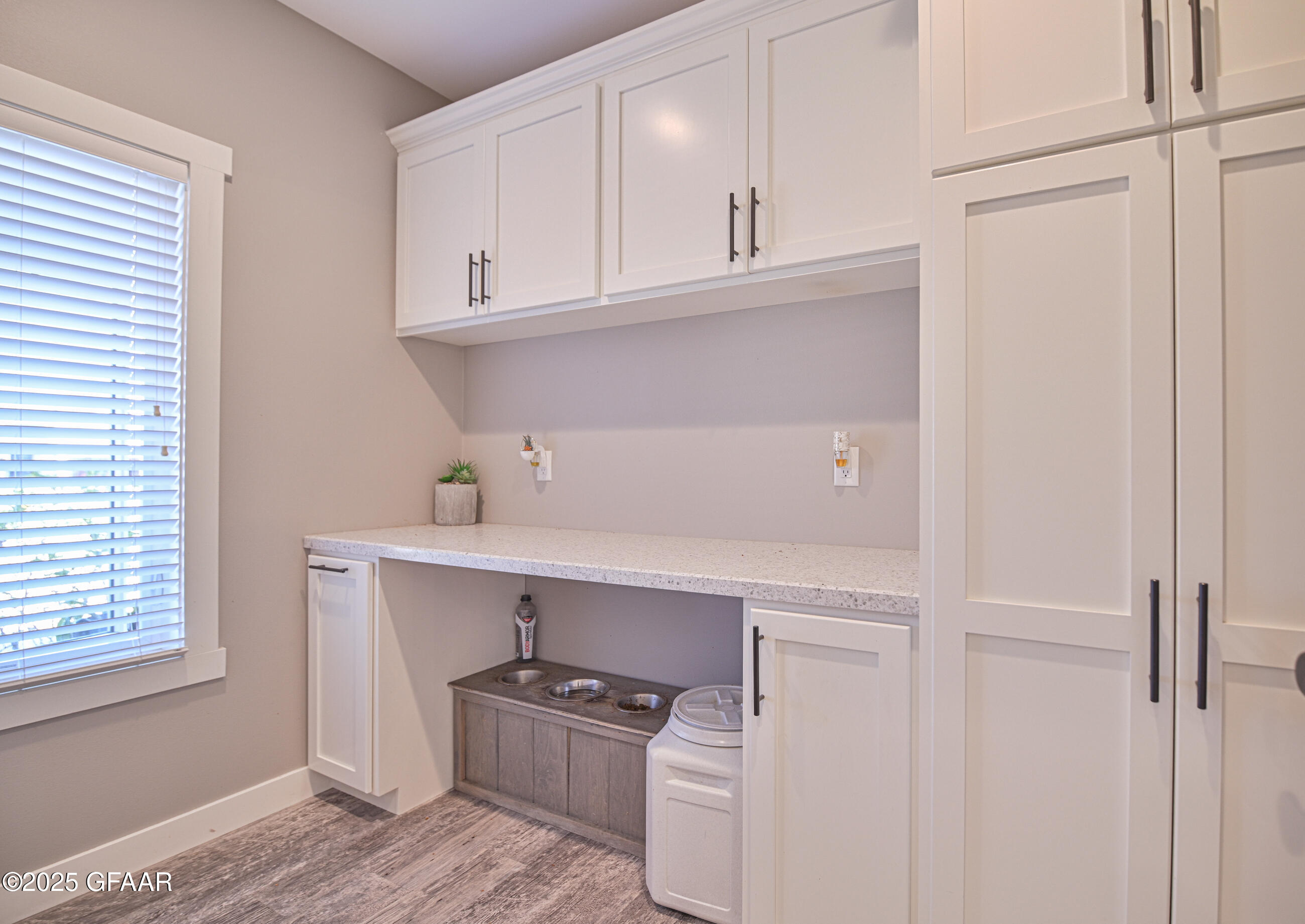 Grand Forks, North Dakota 58201, United States, 5 Bedrooms Bedrooms, ,4 BathroomsBathrooms,Residential,Pending,166336