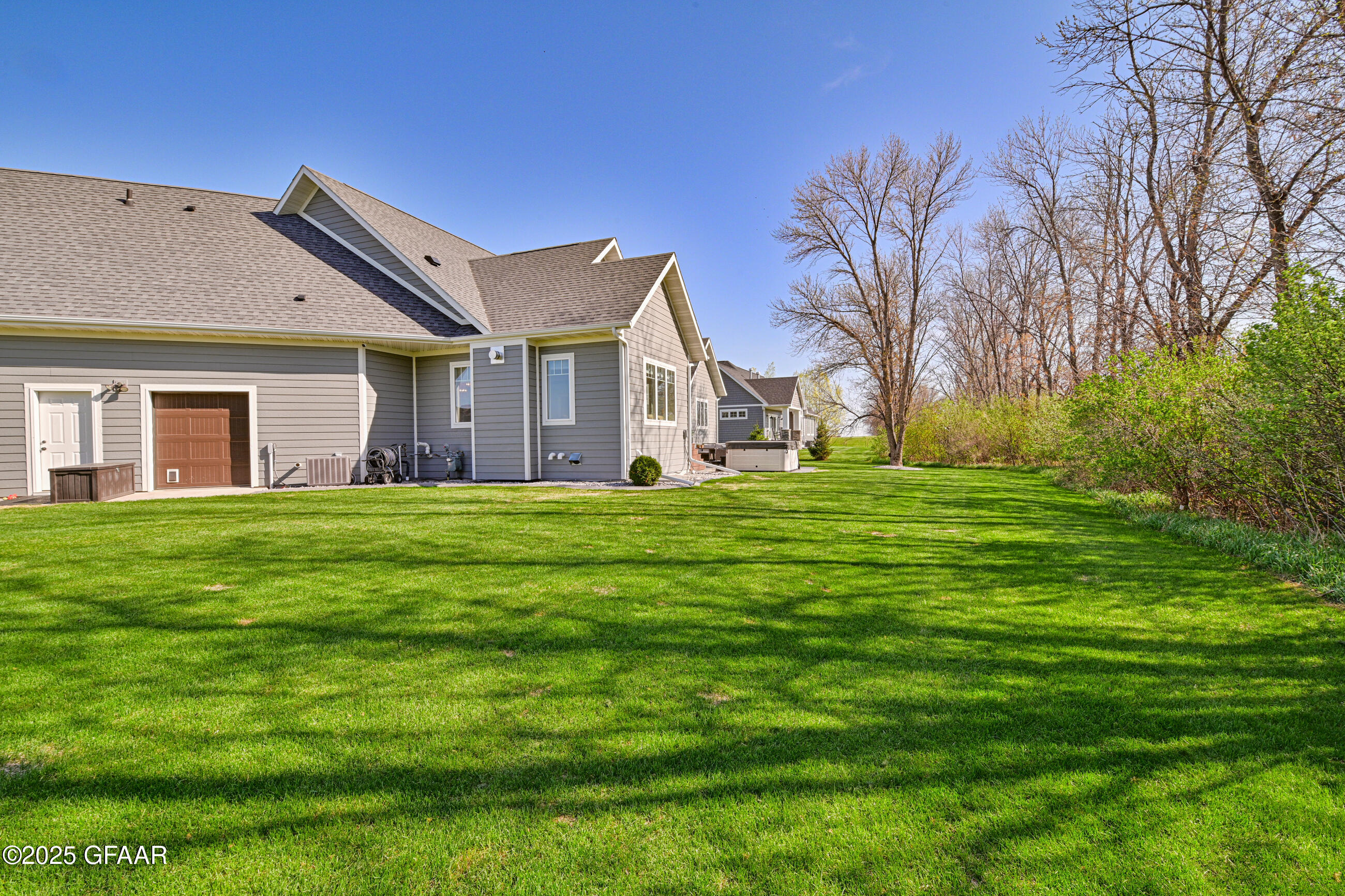 Grand Forks, North Dakota 58201, United States, 5 Bedrooms Bedrooms, ,4 BathroomsBathrooms,Residential,Pending,166336