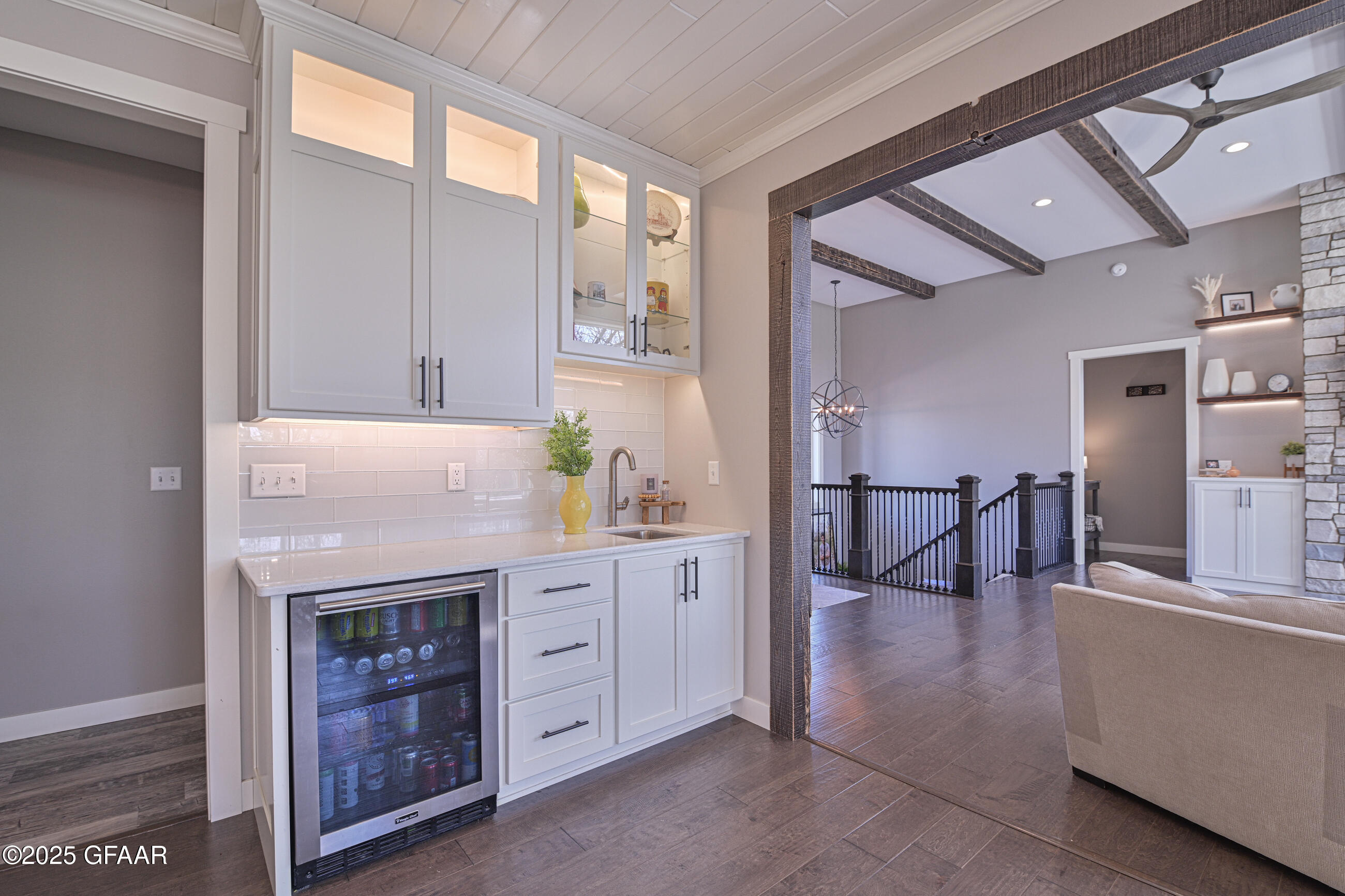 Grand Forks, North Dakota 58201, United States, 5 Bedrooms Bedrooms, ,4 BathroomsBathrooms,Residential,Pending,166336