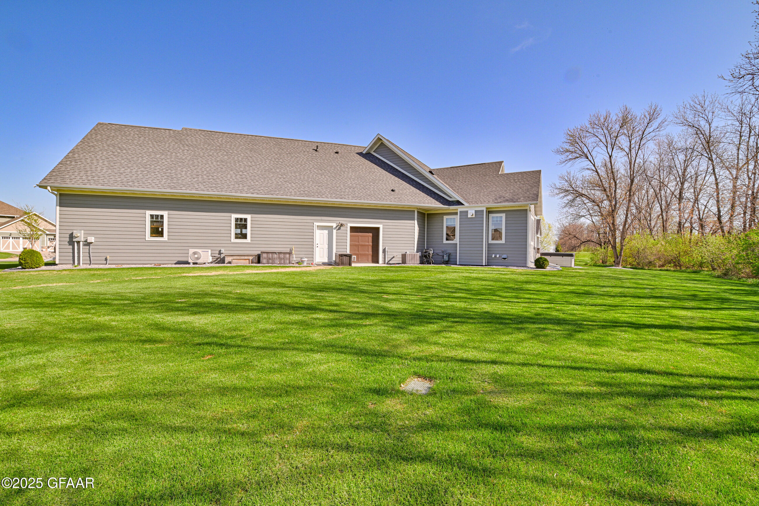 Grand Forks, North Dakota 58201, United States, 5 Bedrooms Bedrooms, ,4 BathroomsBathrooms,Residential,Pending,166336