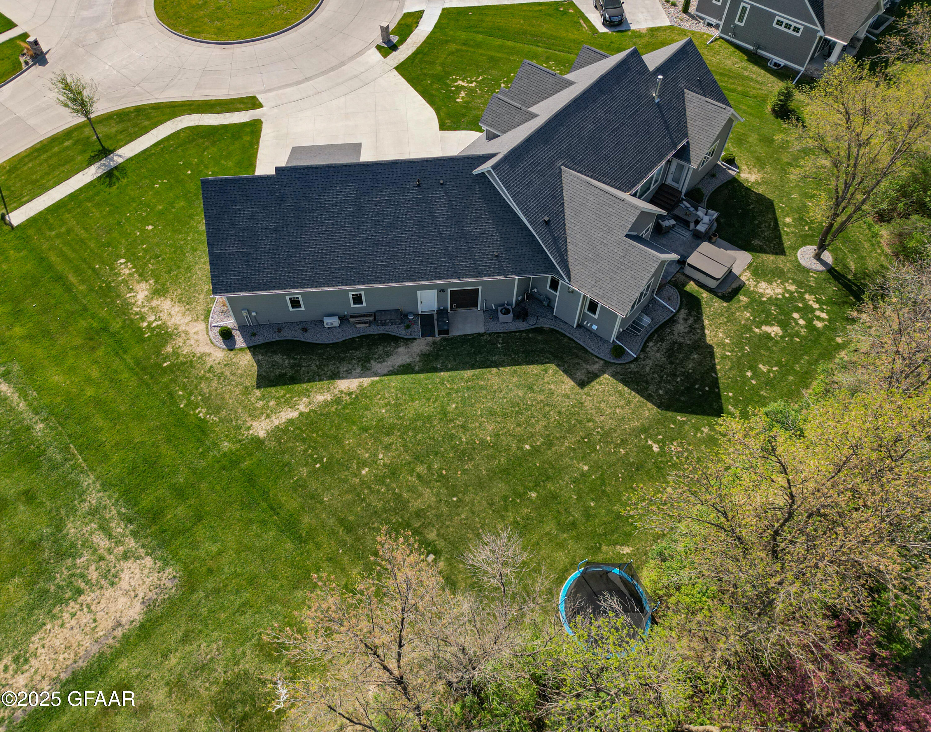 Grand Forks, North Dakota 58201, United States, 5 Bedrooms Bedrooms, ,4 BathroomsBathrooms,Residential,Pending,166336