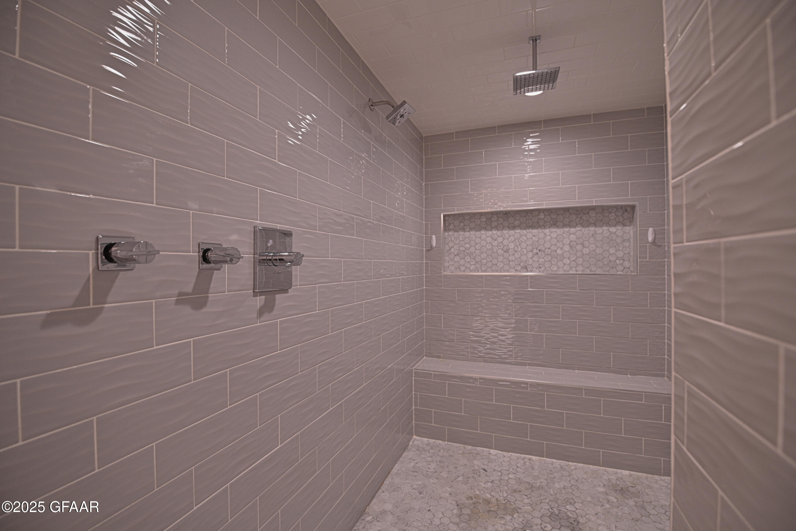 Grand Forks, North Dakota 58201, United States, 5 Bedrooms Bedrooms, ,4 BathroomsBathrooms,Residential,Pending,166336