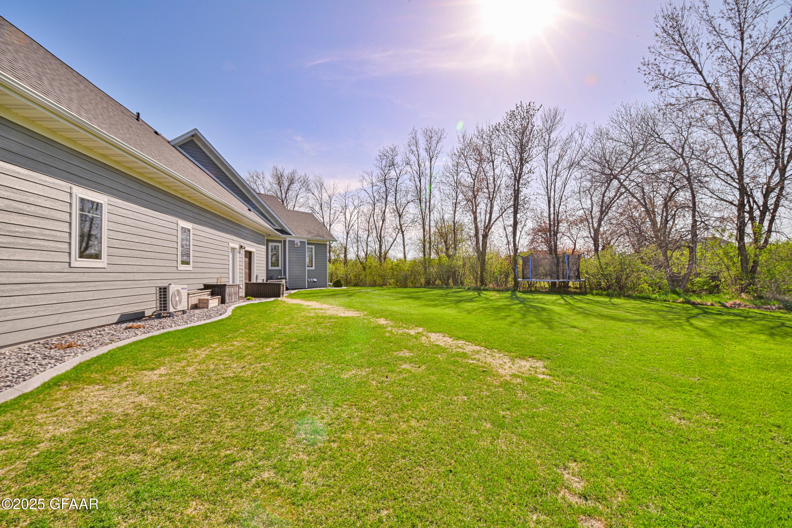 Grand Forks, North Dakota 58201, United States, 5 Bedrooms Bedrooms, ,4 BathroomsBathrooms,Residential,Pending,166336