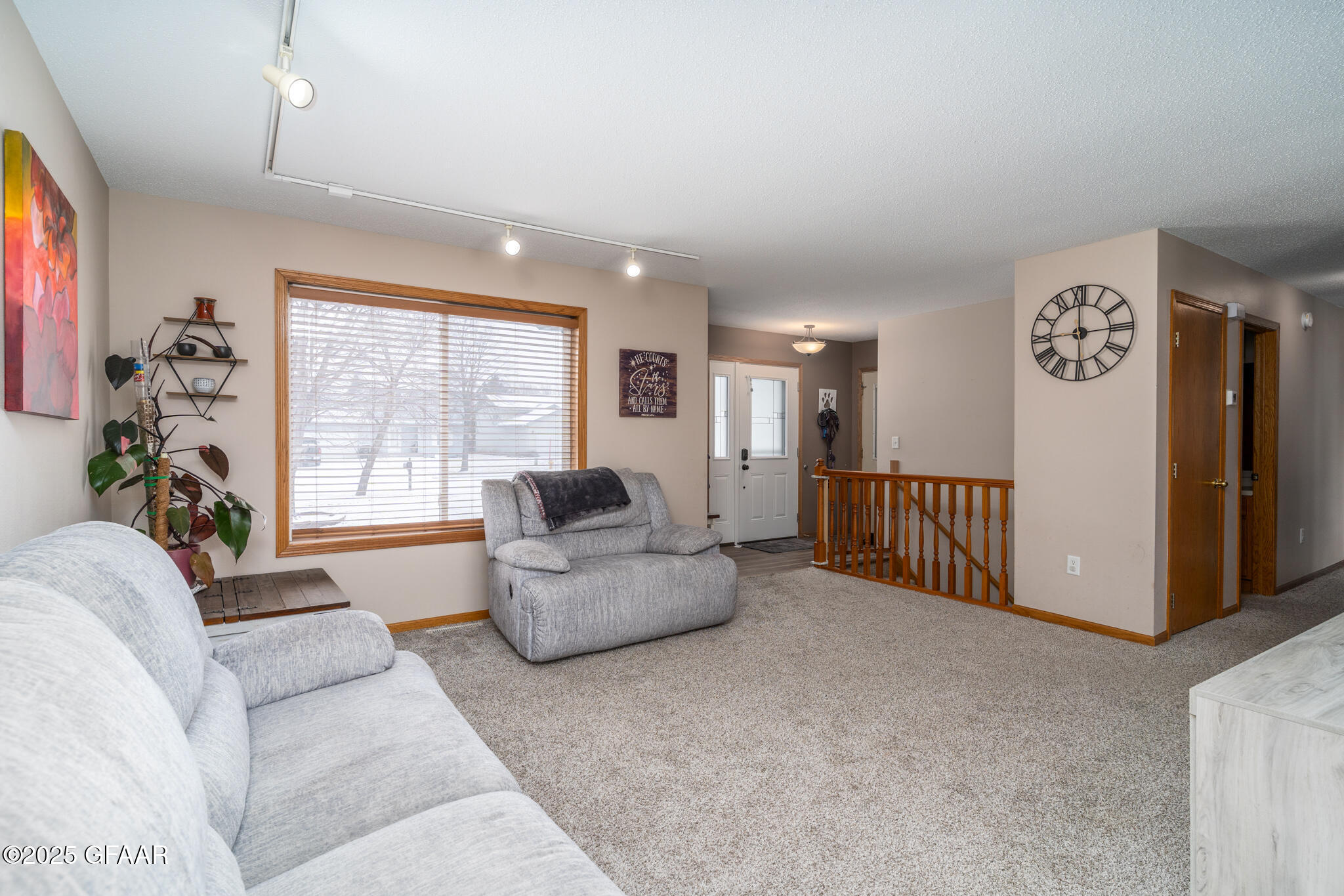 Grand Forks, North Dakota 58203, United States, 4 Bedrooms Bedrooms, ,2 BathroomsBathrooms,Residential,Pending,90898