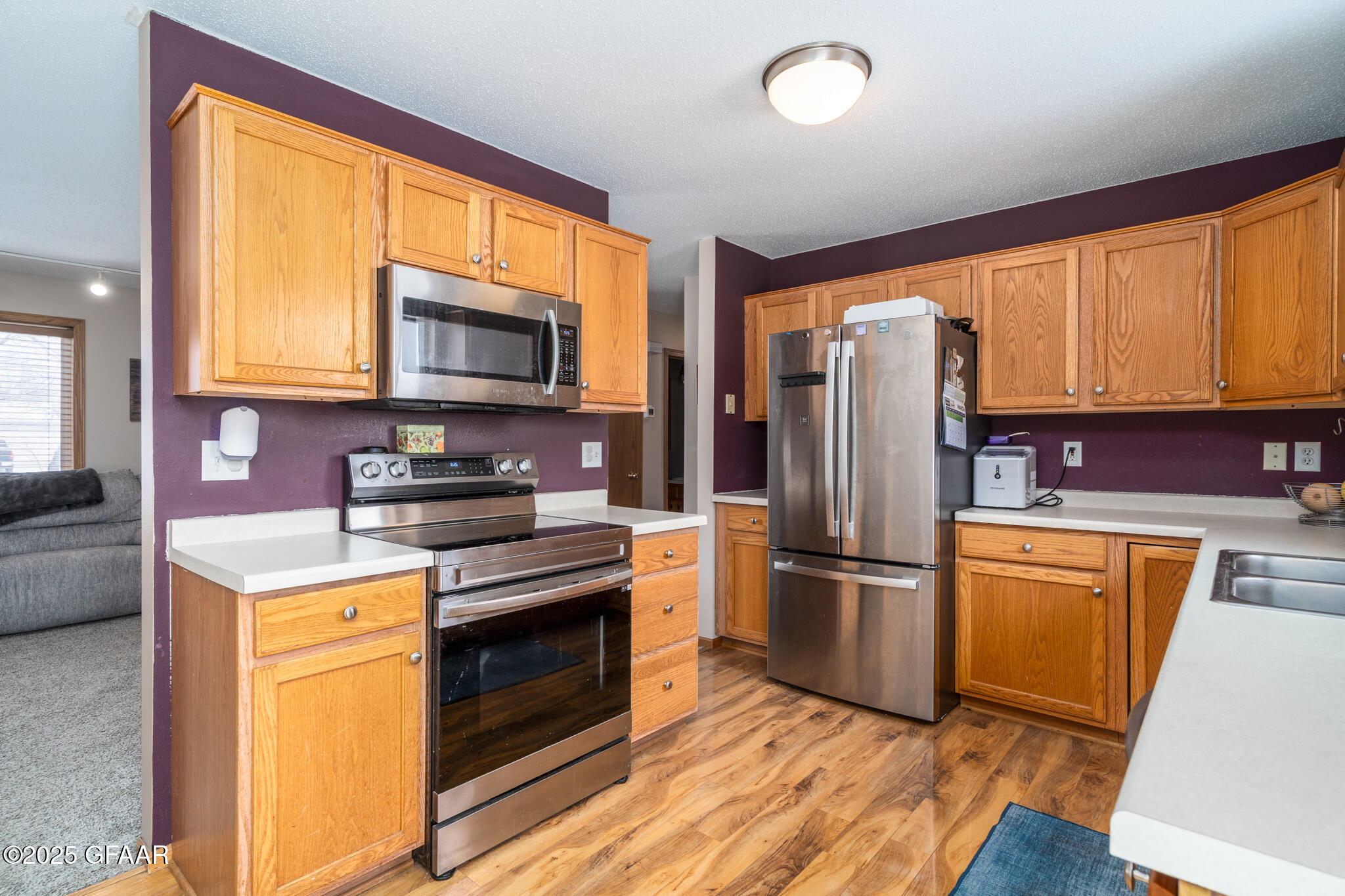 Grand Forks, North Dakota 58203, United States, 4 Bedrooms Bedrooms, ,2 BathroomsBathrooms,Residential,Pending,90898