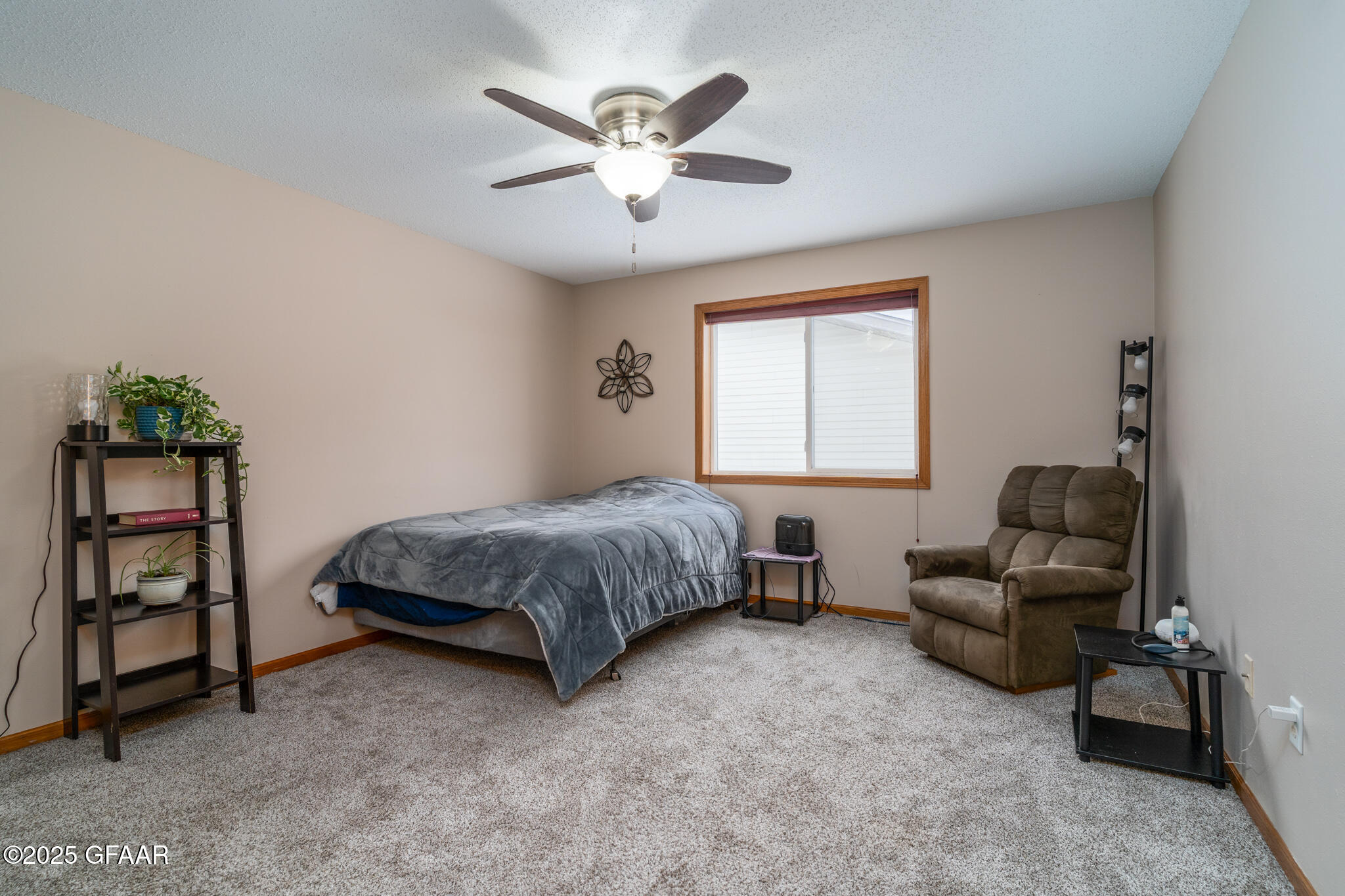 Grand Forks, North Dakota 58203, United States, 4 Bedrooms Bedrooms, ,2 BathroomsBathrooms,Residential,Pending,90898