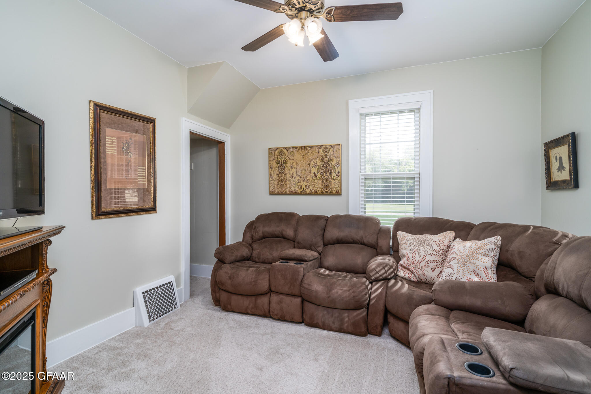 United States, ,2 BathroomsBathrooms,Residential,Contingent,185386