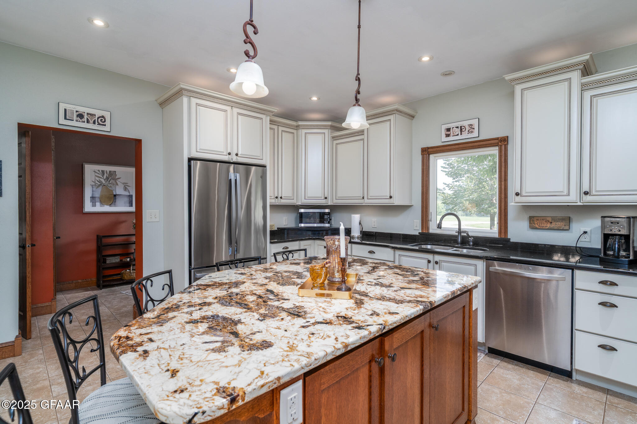 United States, ,2 BathroomsBathrooms,Residential,Contingent,185386