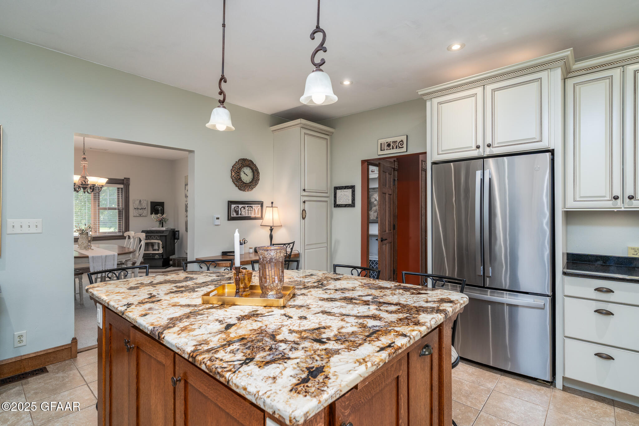 United States, ,2 BathroomsBathrooms,Residential,Contingent,185386