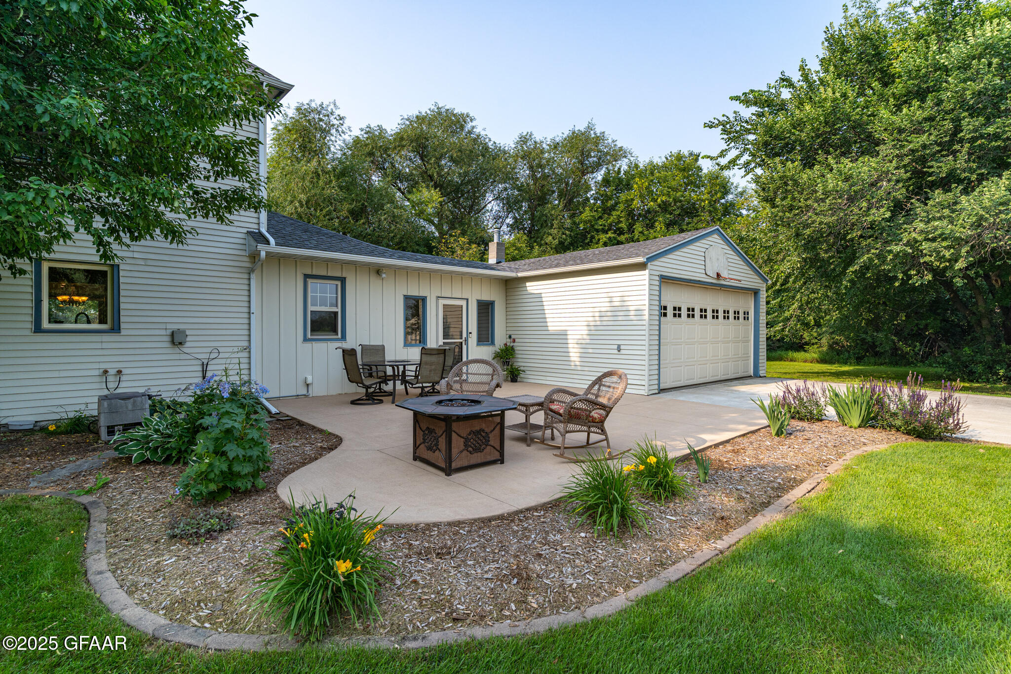 United States, ,2 BathroomsBathrooms,Residential,Contingent,185386