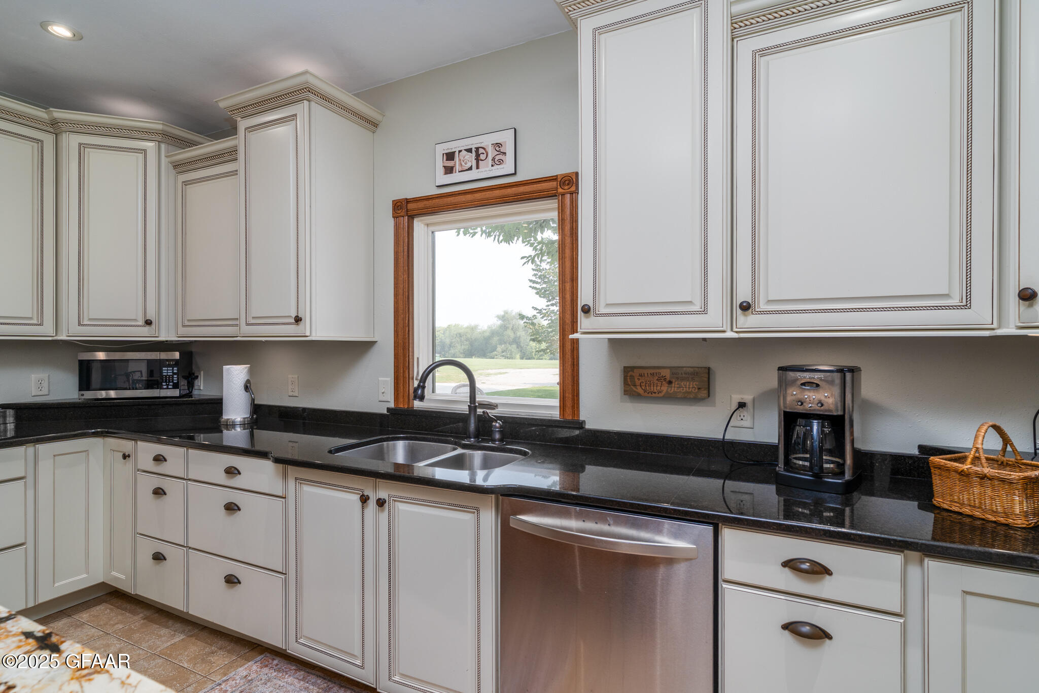 United States, ,2 BathroomsBathrooms,Residential,Contingent,185386