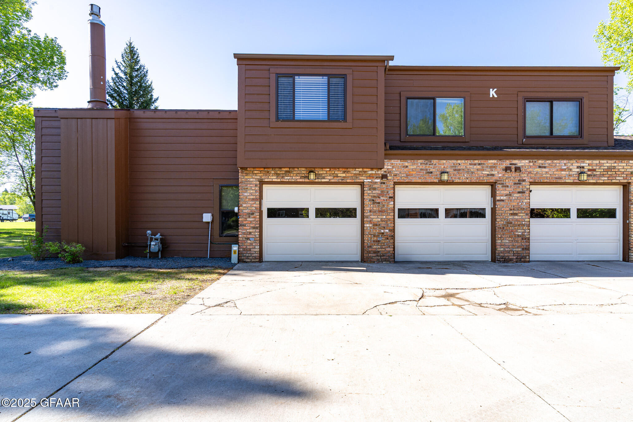 Grand Forks, North Dakota 58201, United States, 2 Bedrooms Bedrooms, ,2 BathroomsBathrooms,Residential,Pending,136240