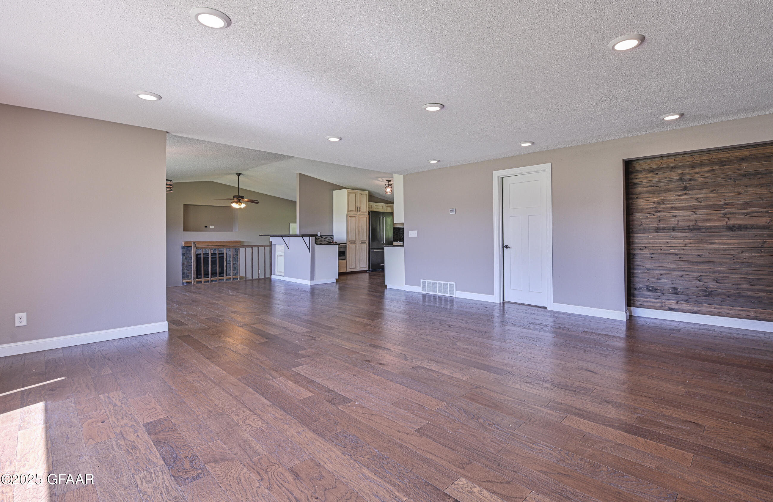 Grand Forks, North Dakota 58201, United States, 3 Bedrooms Bedrooms, ,3 BathroomsBathrooms,Residential,Active,204239