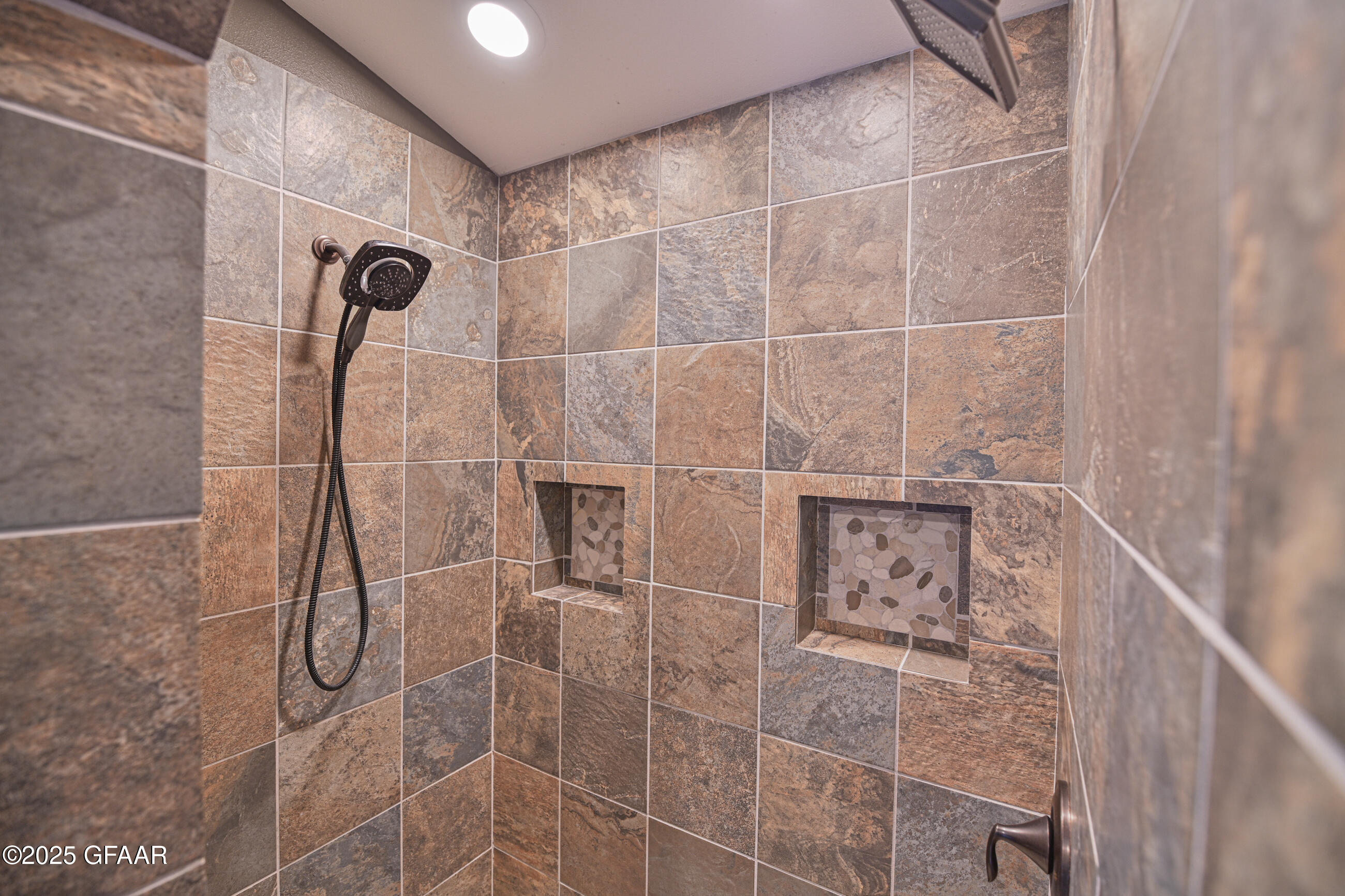 Grand Forks, North Dakota 58201, United States, 3 Bedrooms Bedrooms, ,3 BathroomsBathrooms,Residential,Active,204239