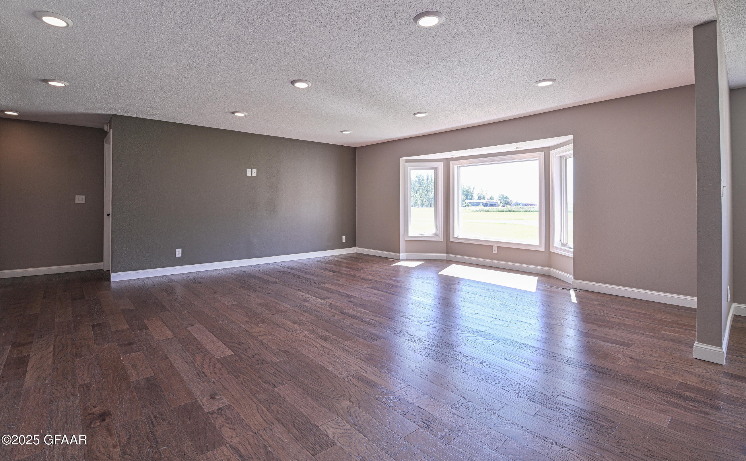 Grand Forks, North Dakota 58201, United States, 3 Bedrooms Bedrooms, ,3 BathroomsBathrooms,Residential,Active,204239