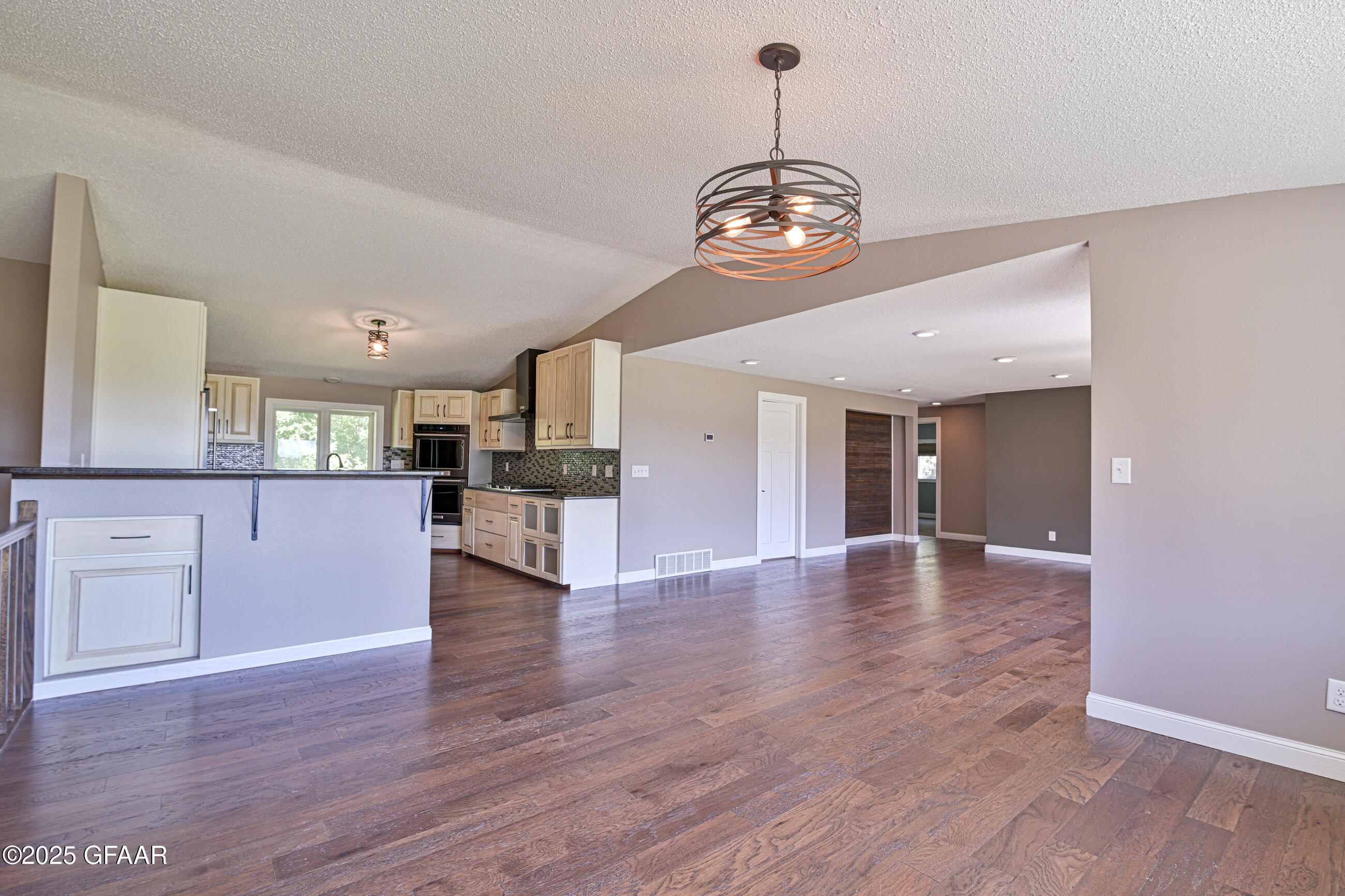 Grand Forks, North Dakota 58201, United States, 3 Bedrooms Bedrooms, ,3 BathroomsBathrooms,Residential,Active,204239