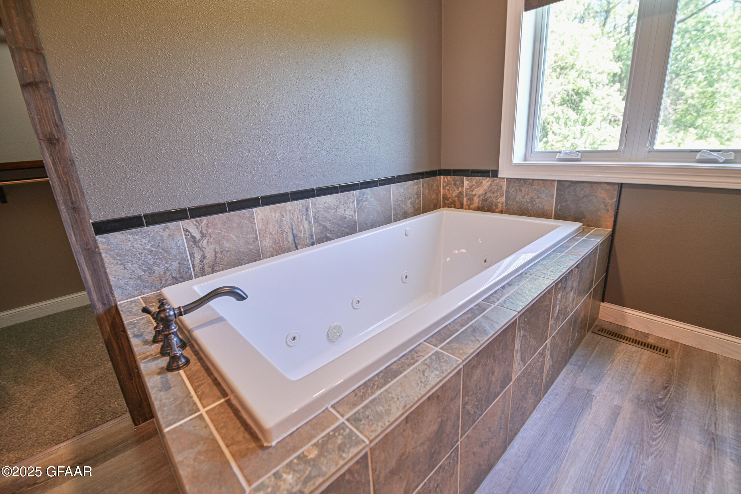 Grand Forks, North Dakota 58201, United States, 3 Bedrooms Bedrooms, ,3 BathroomsBathrooms,Residential,Active,204239