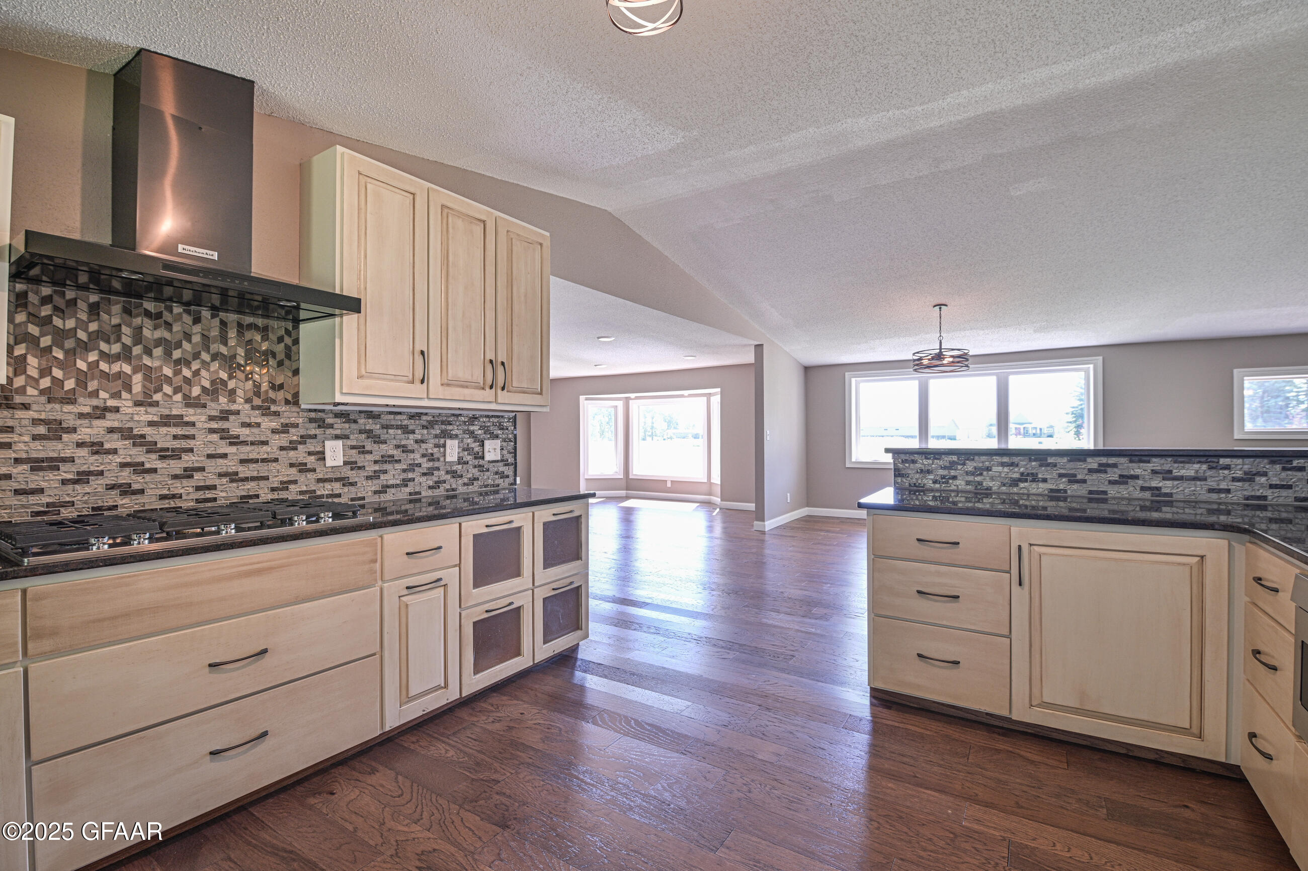 Grand Forks, North Dakota 58201, United States, 3 Bedrooms Bedrooms, ,3 BathroomsBathrooms,Residential,Active,204239