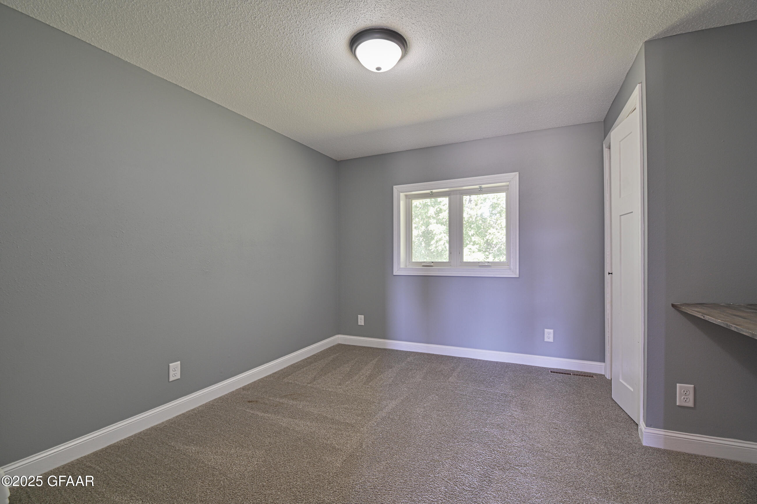 Grand Forks, North Dakota 58201, United States, 3 Bedrooms Bedrooms, ,3 BathroomsBathrooms,Residential,Active,204239