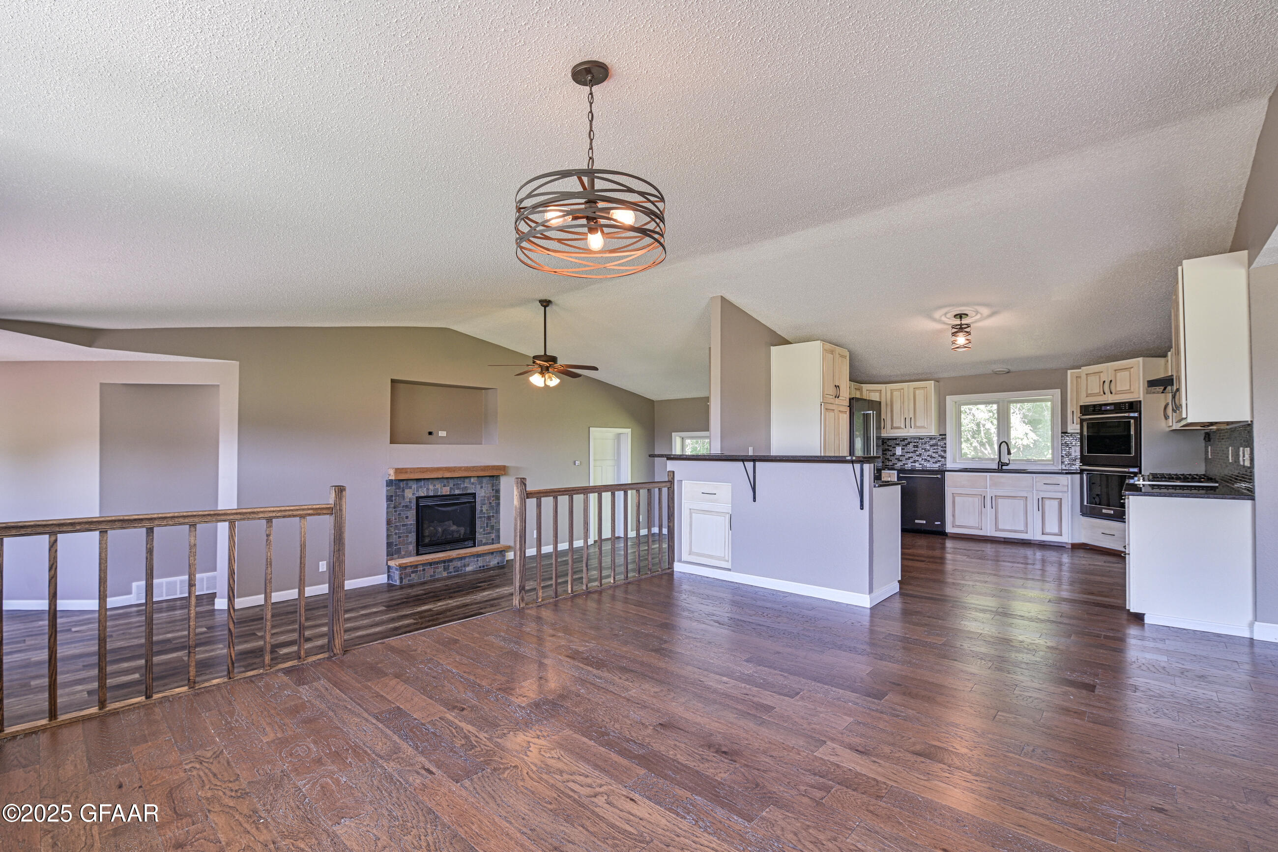 Grand Forks, North Dakota 58201, United States, 3 Bedrooms Bedrooms, ,3 BathroomsBathrooms,Residential,Active,204239