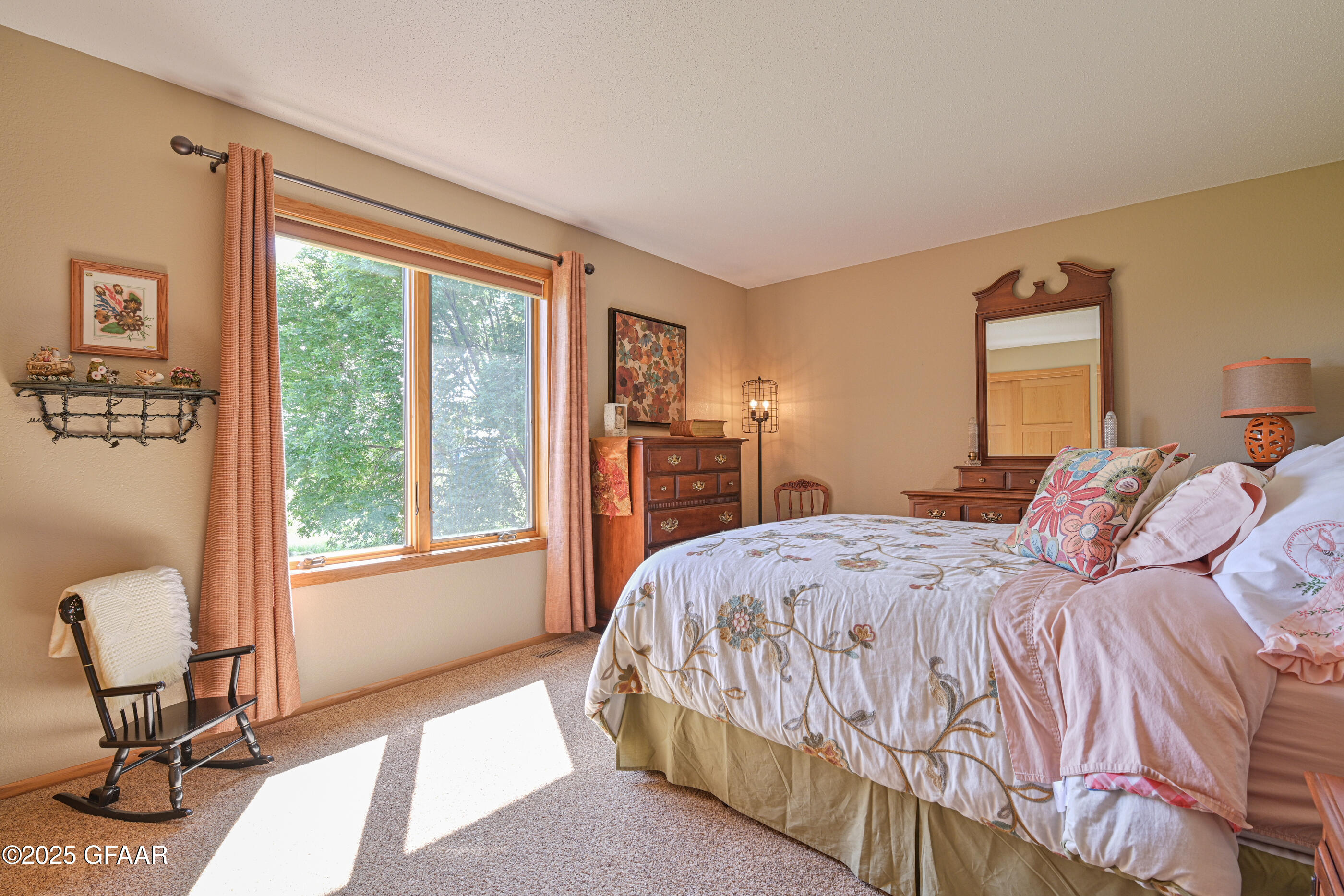 Grand Forks, North Dakota 58201, United States, 5 Bedrooms Bedrooms, ,3 BathroomsBathrooms,Residential,Active,166300