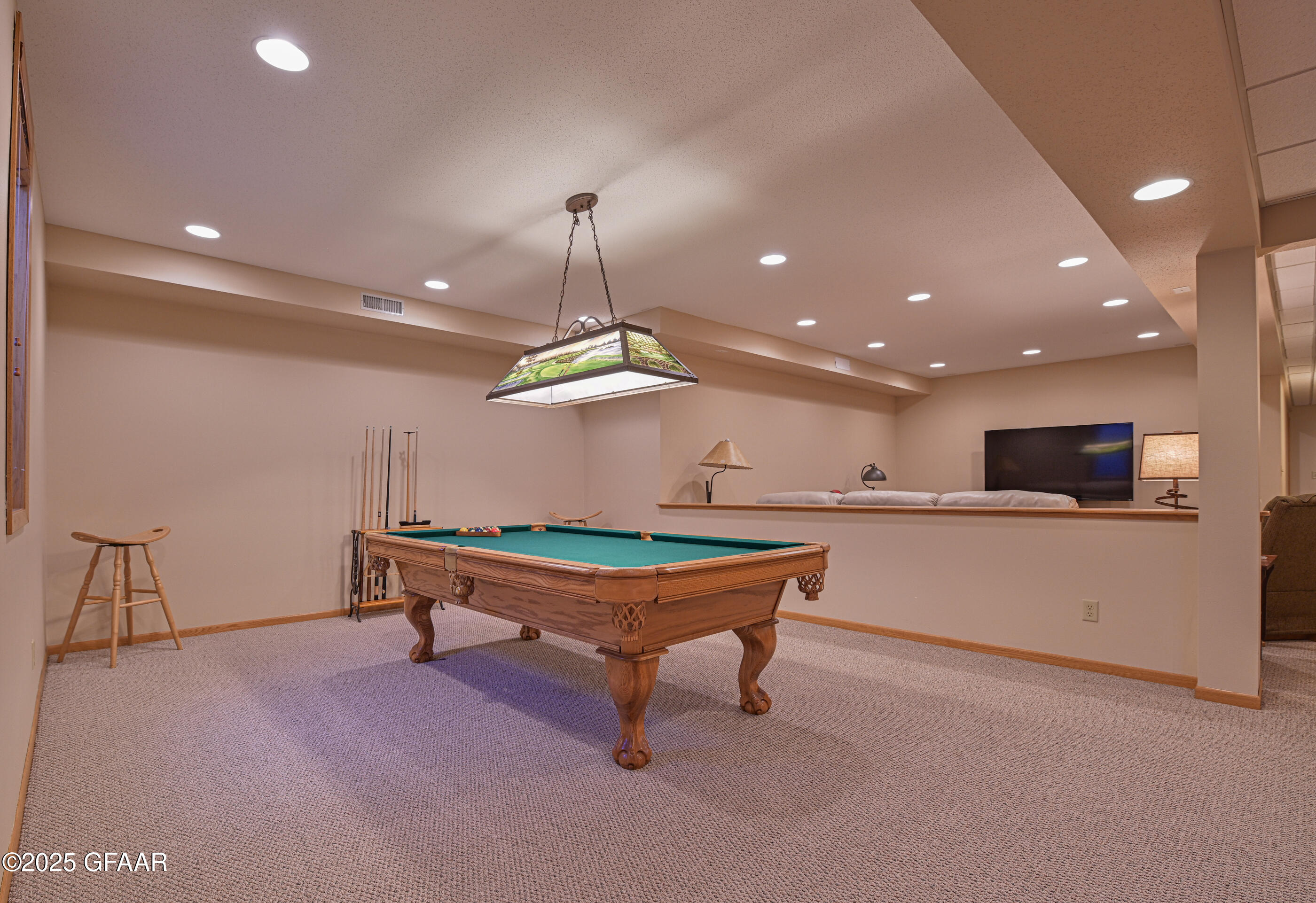 Grand Forks, North Dakota 58201, United States, 5 Bedrooms Bedrooms, ,3 BathroomsBathrooms,Residential,Active,166300