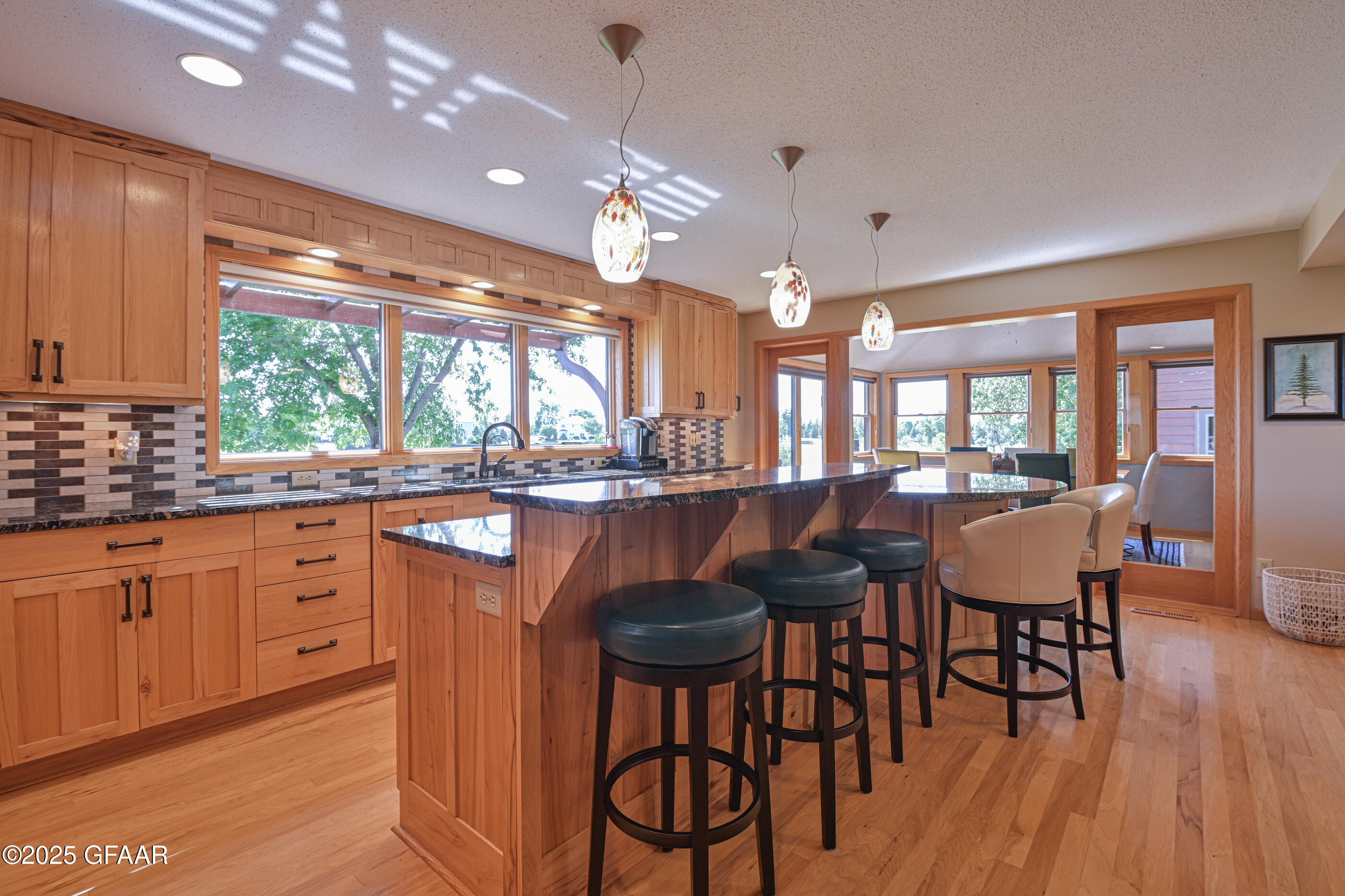 Grand Forks, North Dakota 58201, United States, 5 Bedrooms Bedrooms, ,3 BathroomsBathrooms,Residential,Active,166300