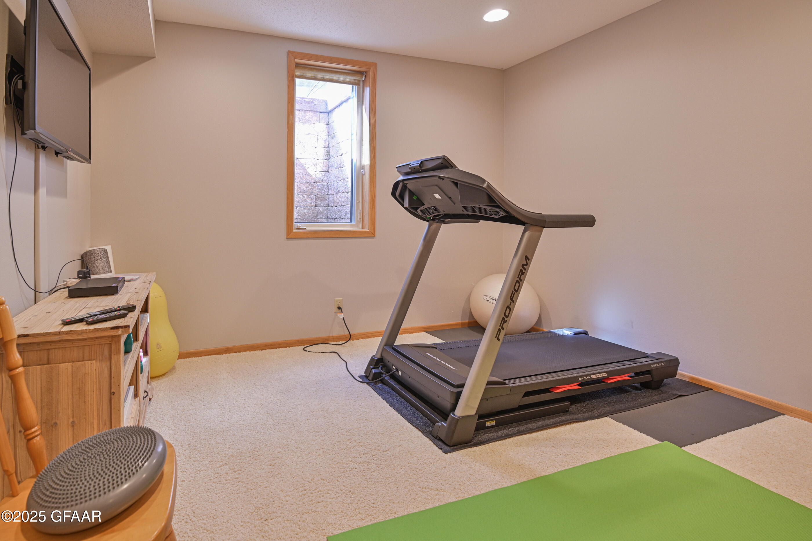 Grand Forks, North Dakota 58201, United States, 5 Bedrooms Bedrooms, ,3 BathroomsBathrooms,Residential,Active,166300