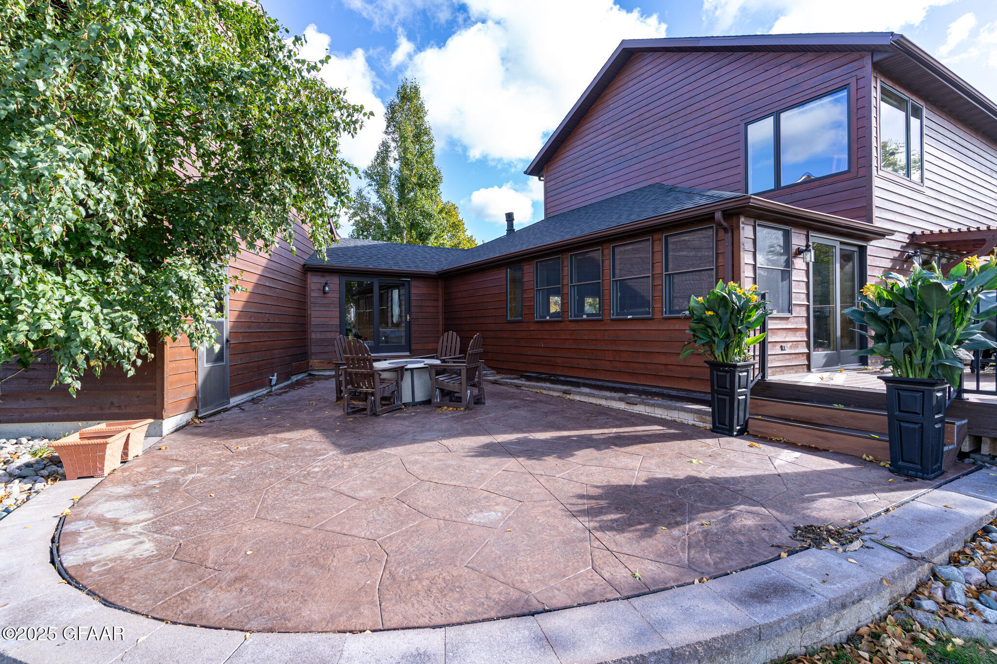 Grand Forks, North Dakota 58201, United States, 5 Bedrooms Bedrooms, ,3 BathroomsBathrooms,Residential,Active,166300